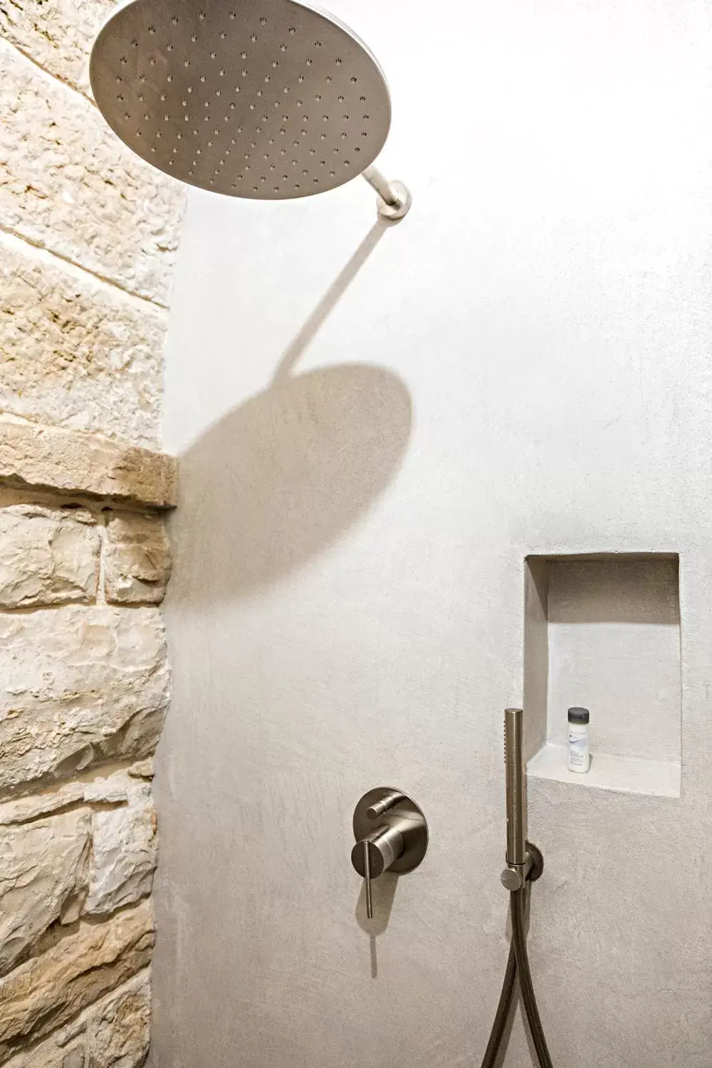 Shower in BORGOBELTRANI