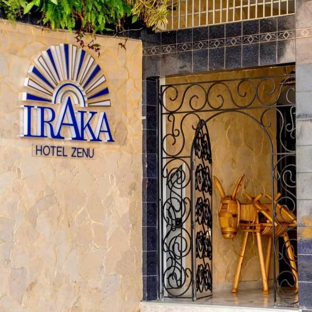 Facade/entrance in Hotel Iraka Zenu