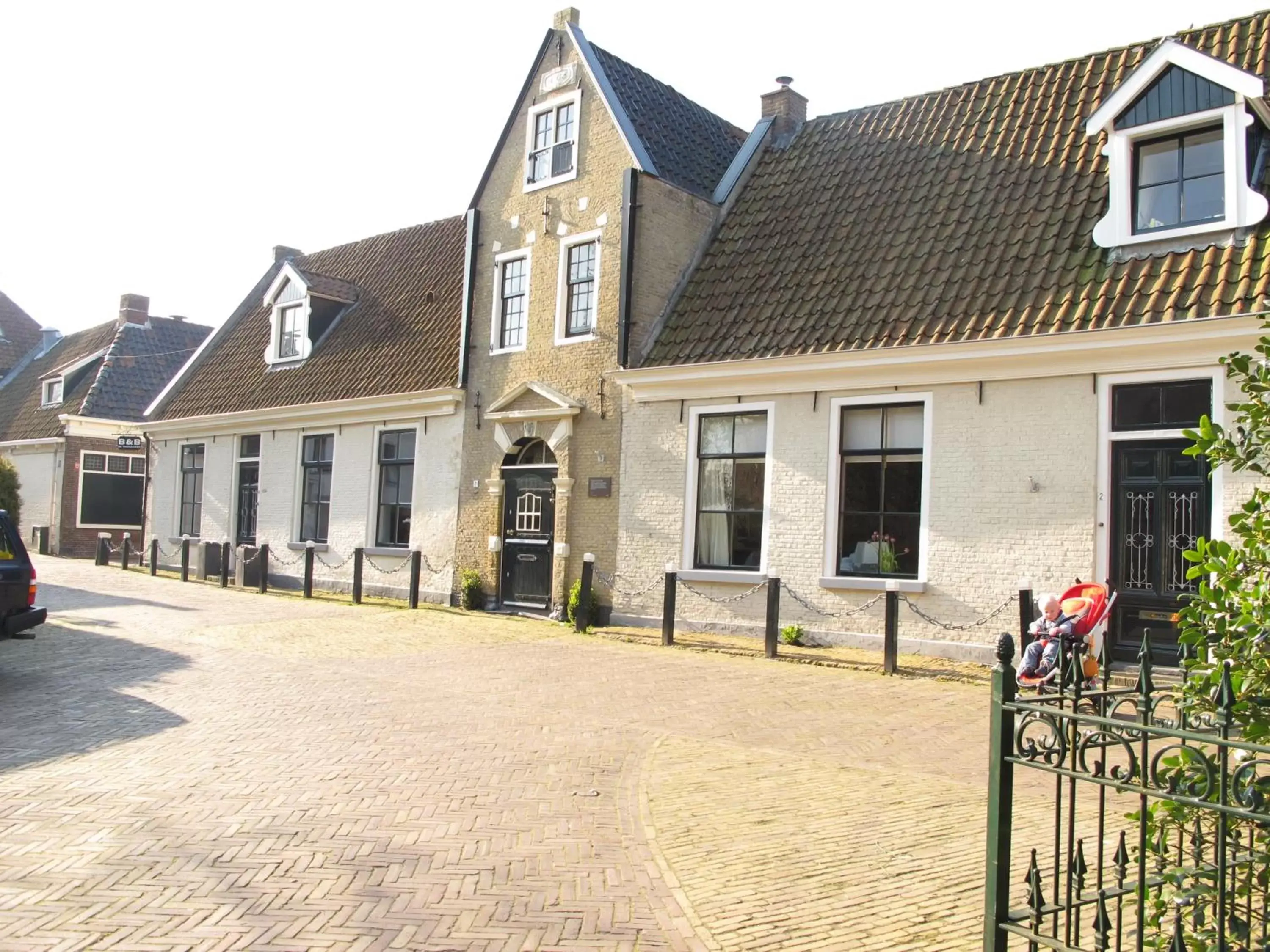 Facade/entrance, Property Building in De Thuiskamer in Grou als B&B of Vakantiehuis