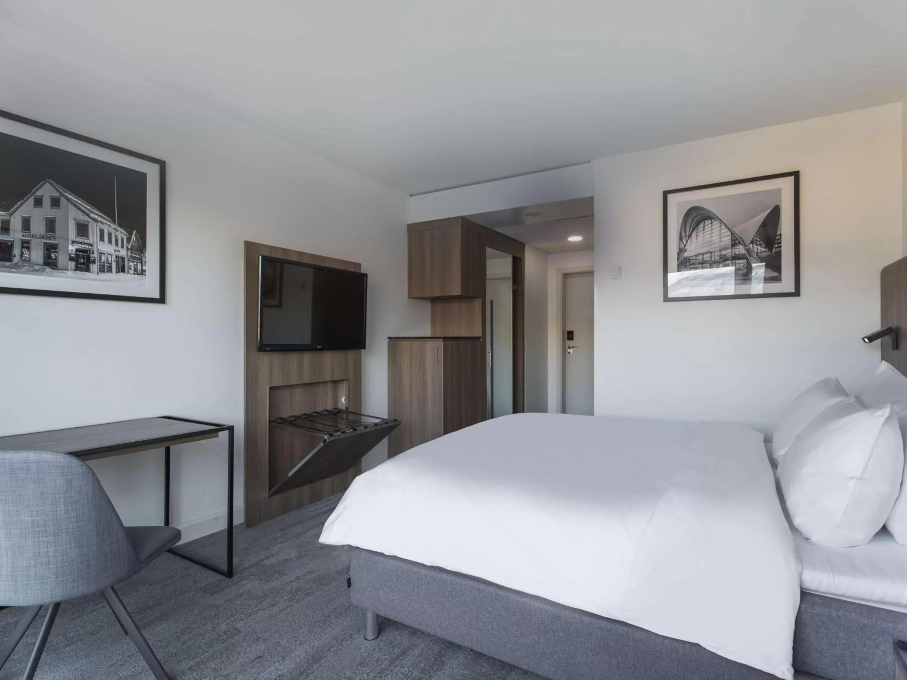 Photo of the whole room, Bed in Radisson Blu Hotel Tromsø Photo of the whole room, Bed in Radisson Blu Hotel Tromsø