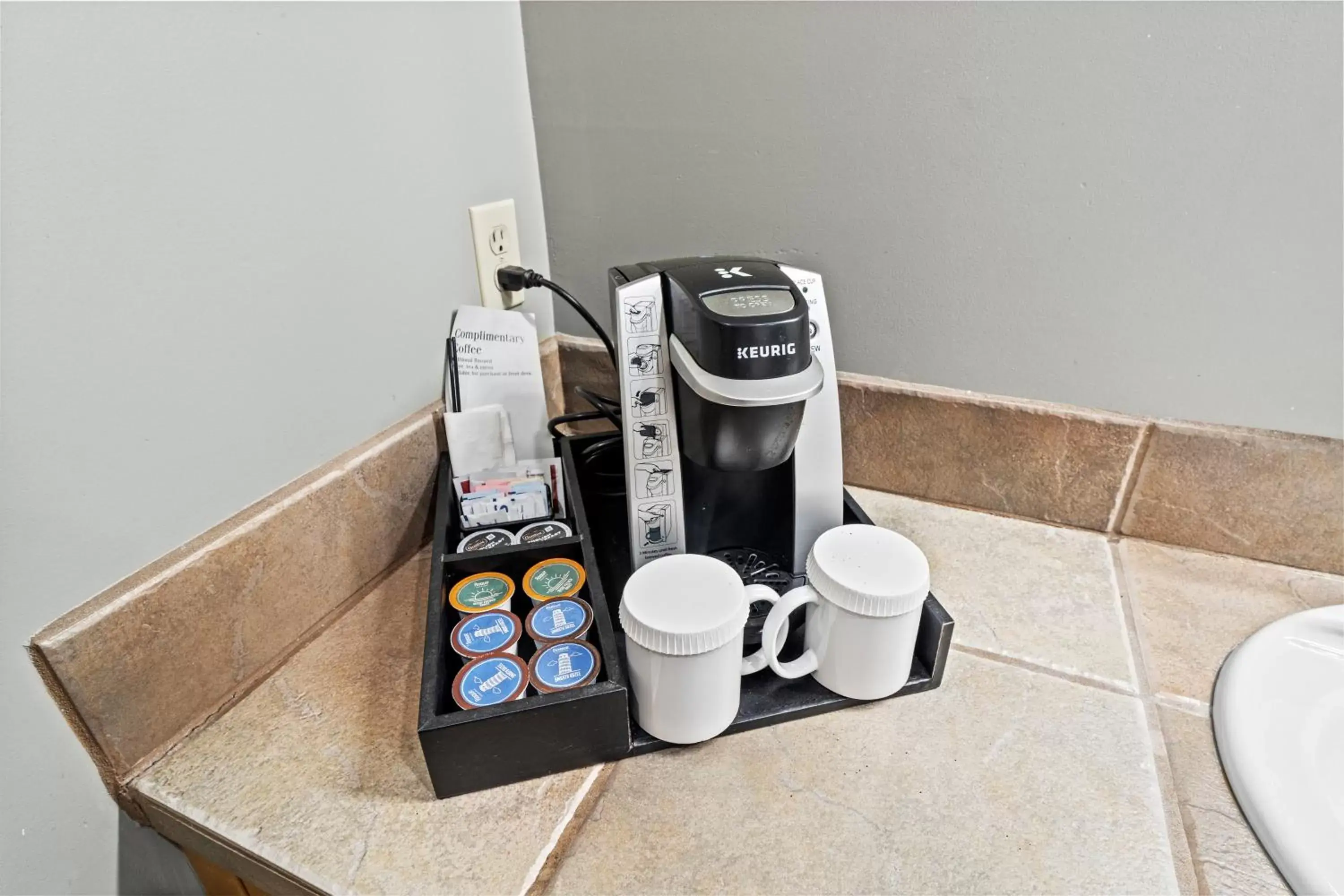 Coffee/Tea Facilities in Weasku Inn