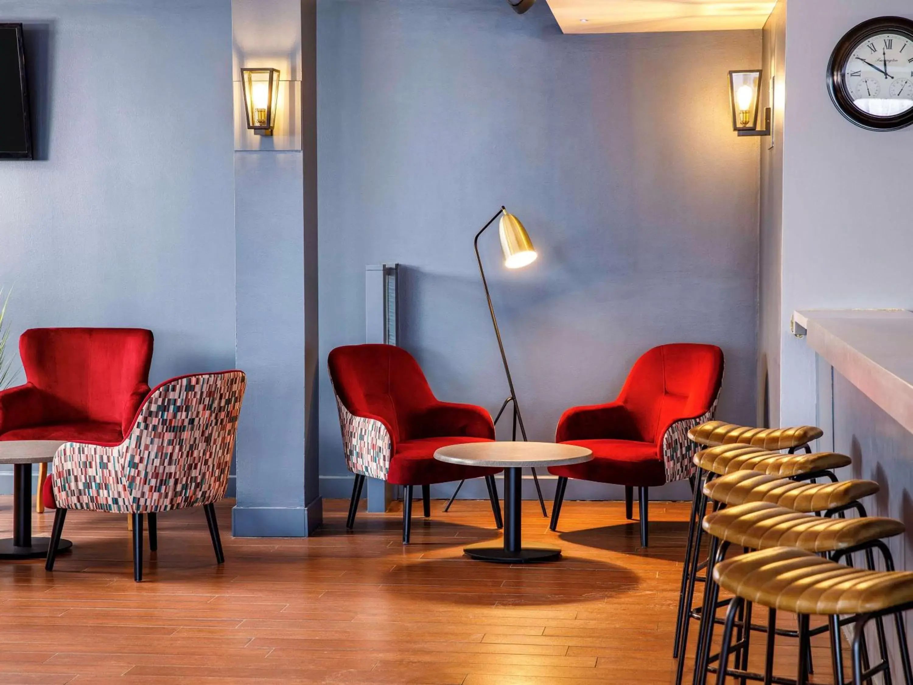 Lounge or bar, Seating Area in The Harlow Hotel By AccorHotels