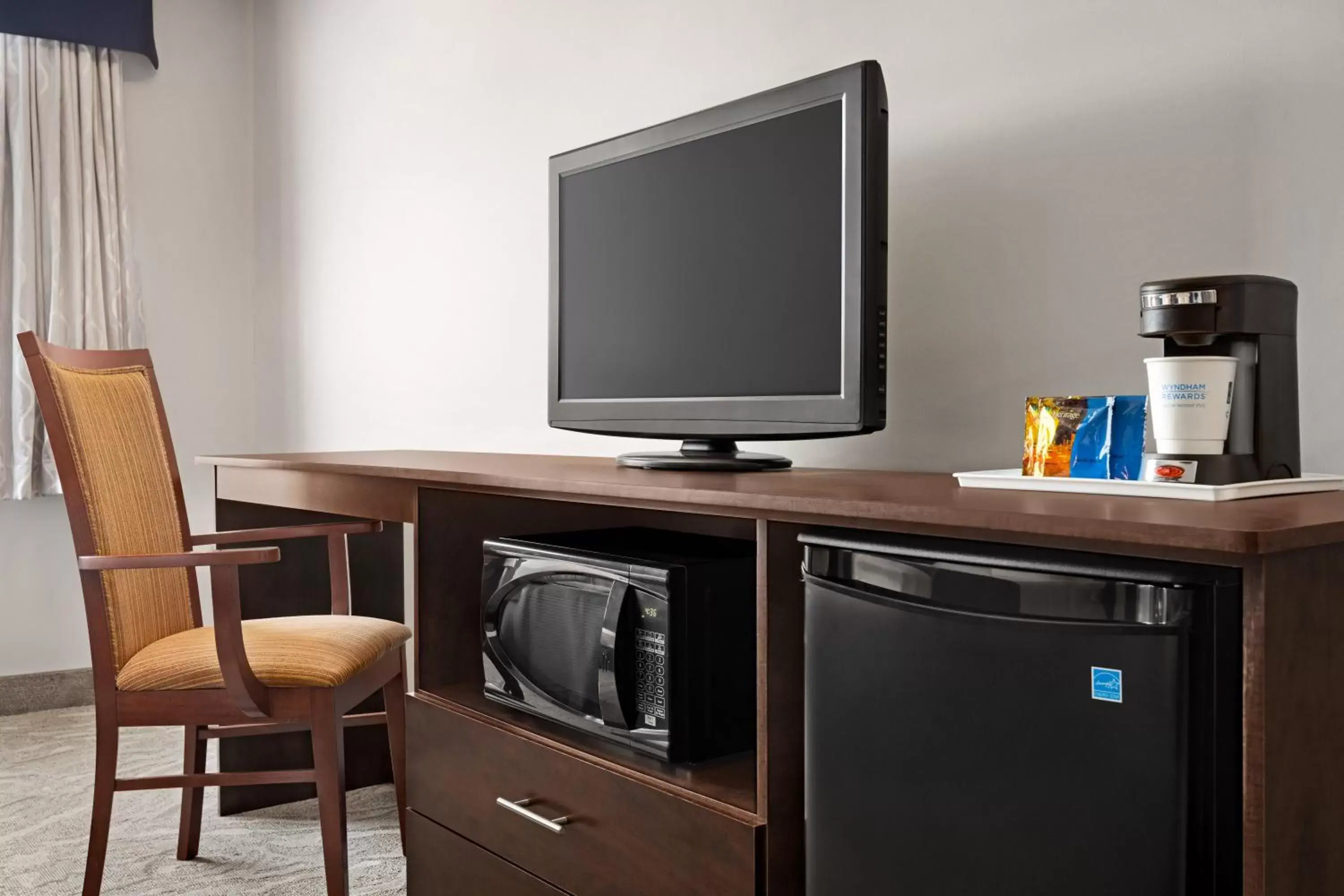 TV and multimedia, TV/Entertainment Center in Travelodge by Wyndham Timmins