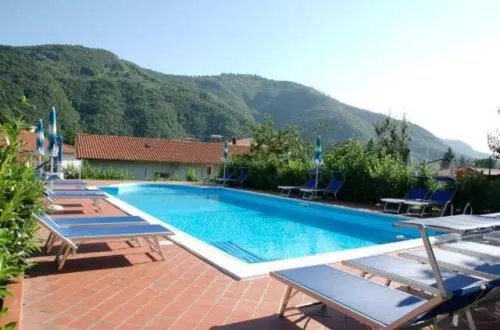 Swimming pool in Albergo Miramonti
