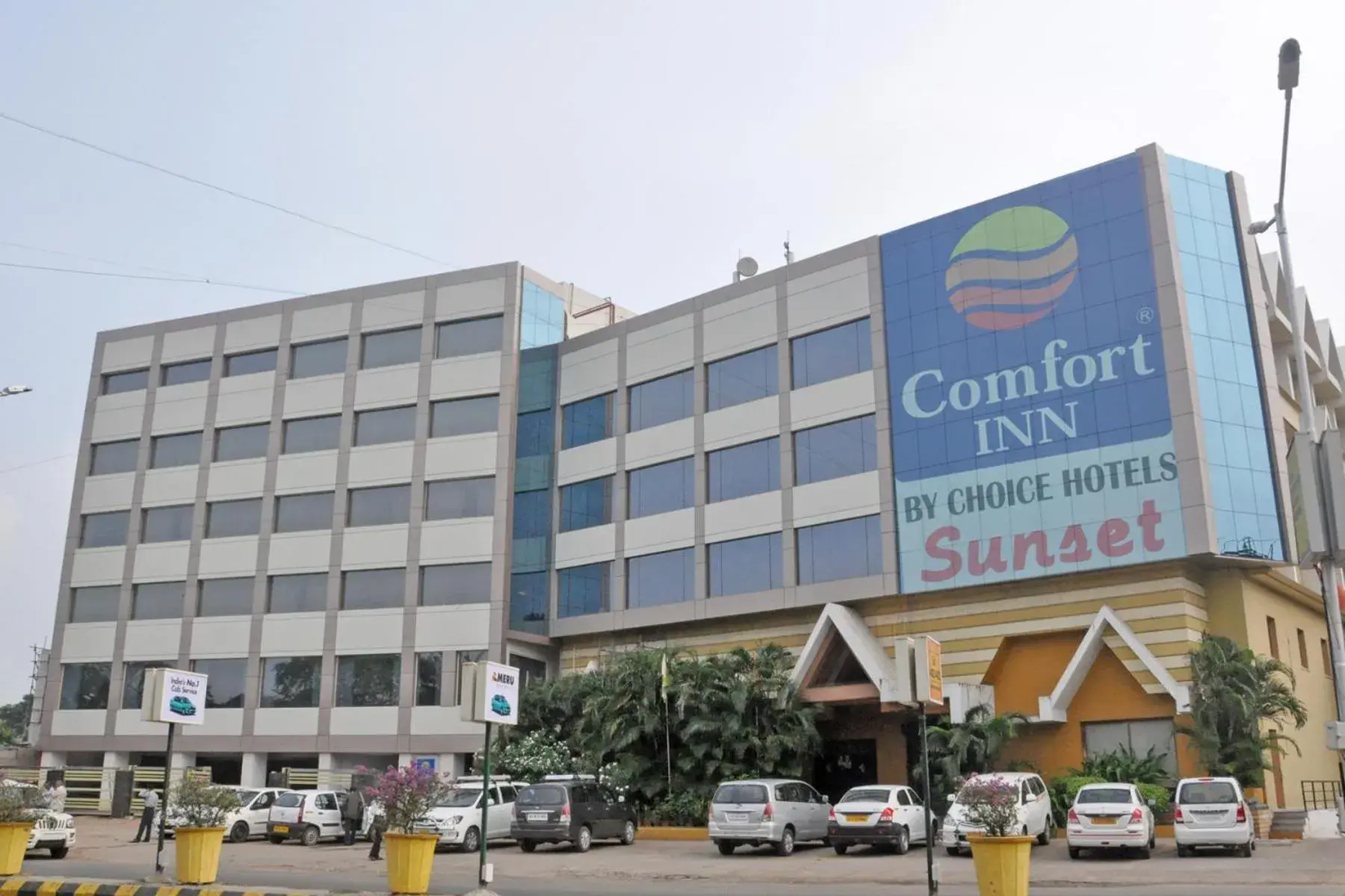 Facade/entrance, Property Building in Hotel Comfort Inn Sunset