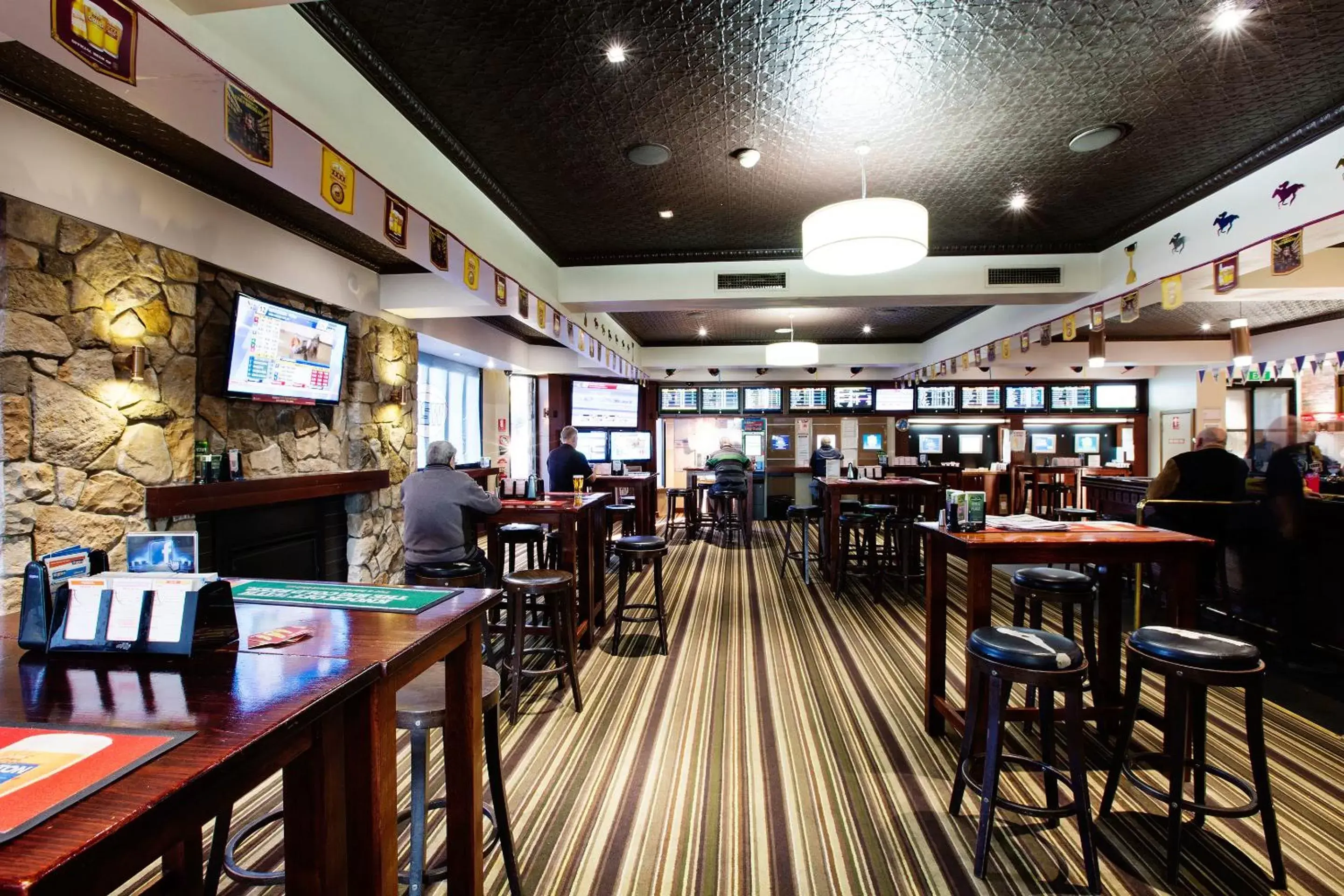 Lounge or bar, Restaurant/Places to Eat in Nightcap at Federal Hotel Toowoomba