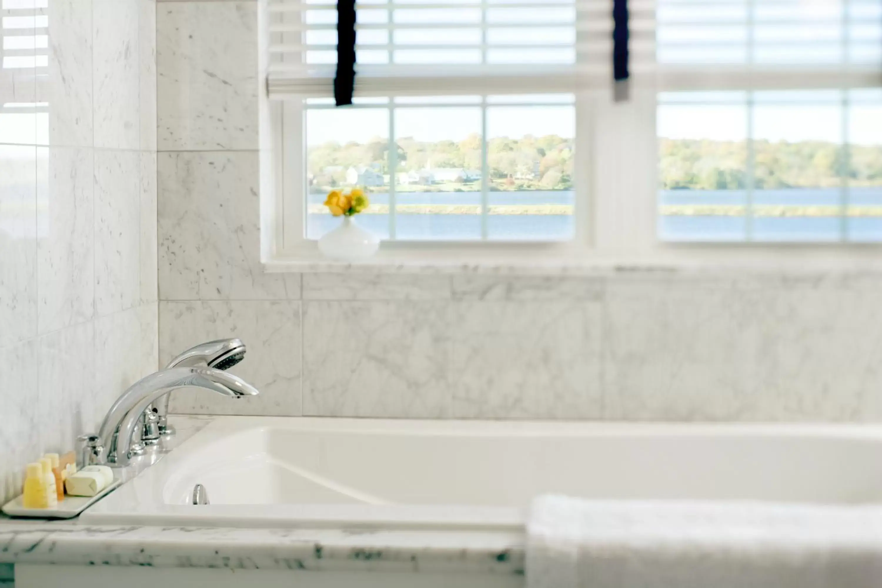 Shower, Bathroom in Newport Beach Hotel & Suites