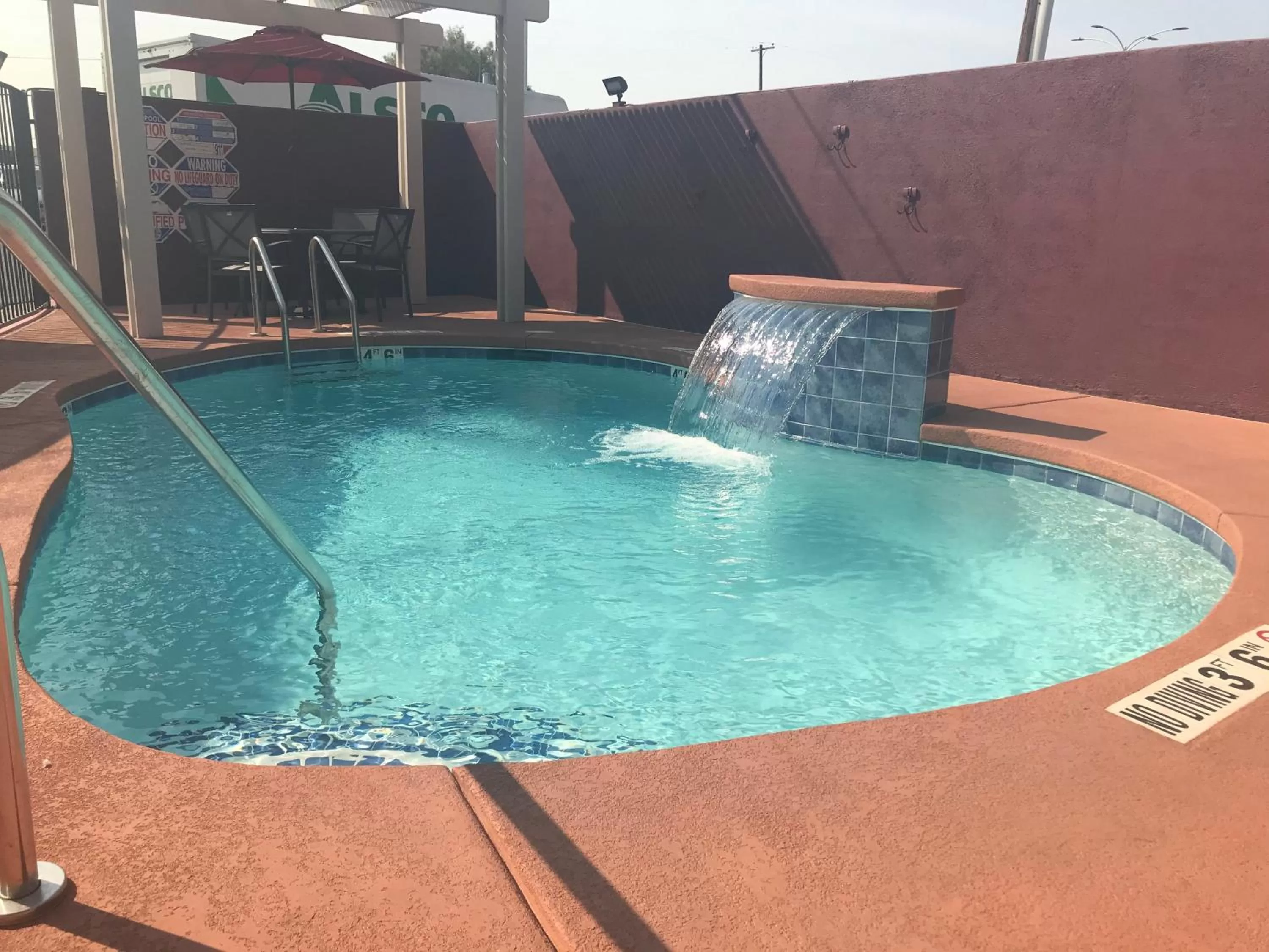 Swimming pool in Skyline Hotel and Casino