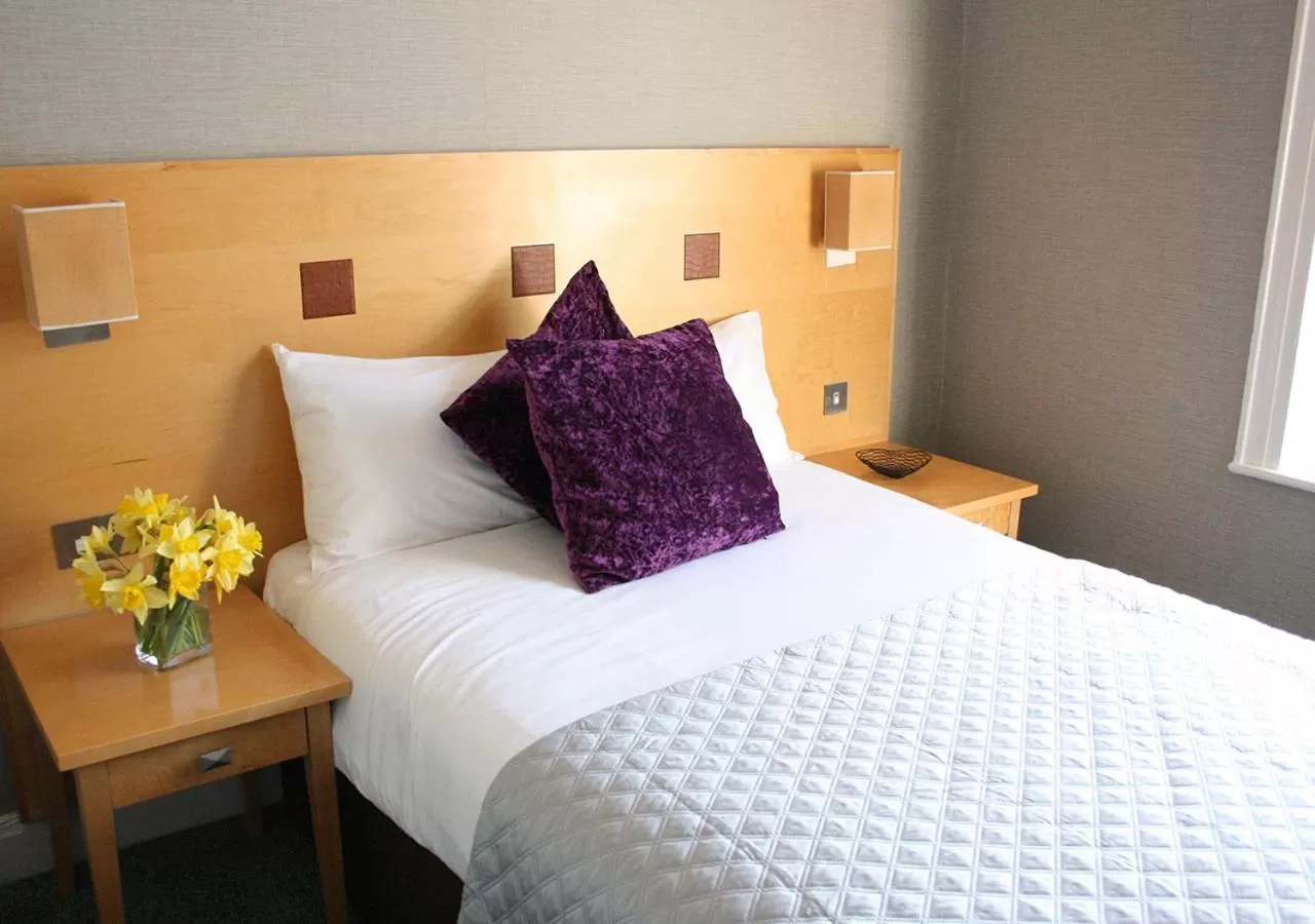 Superior Double Room in The Warwick Arms Hotel - The Coaching Inn Group