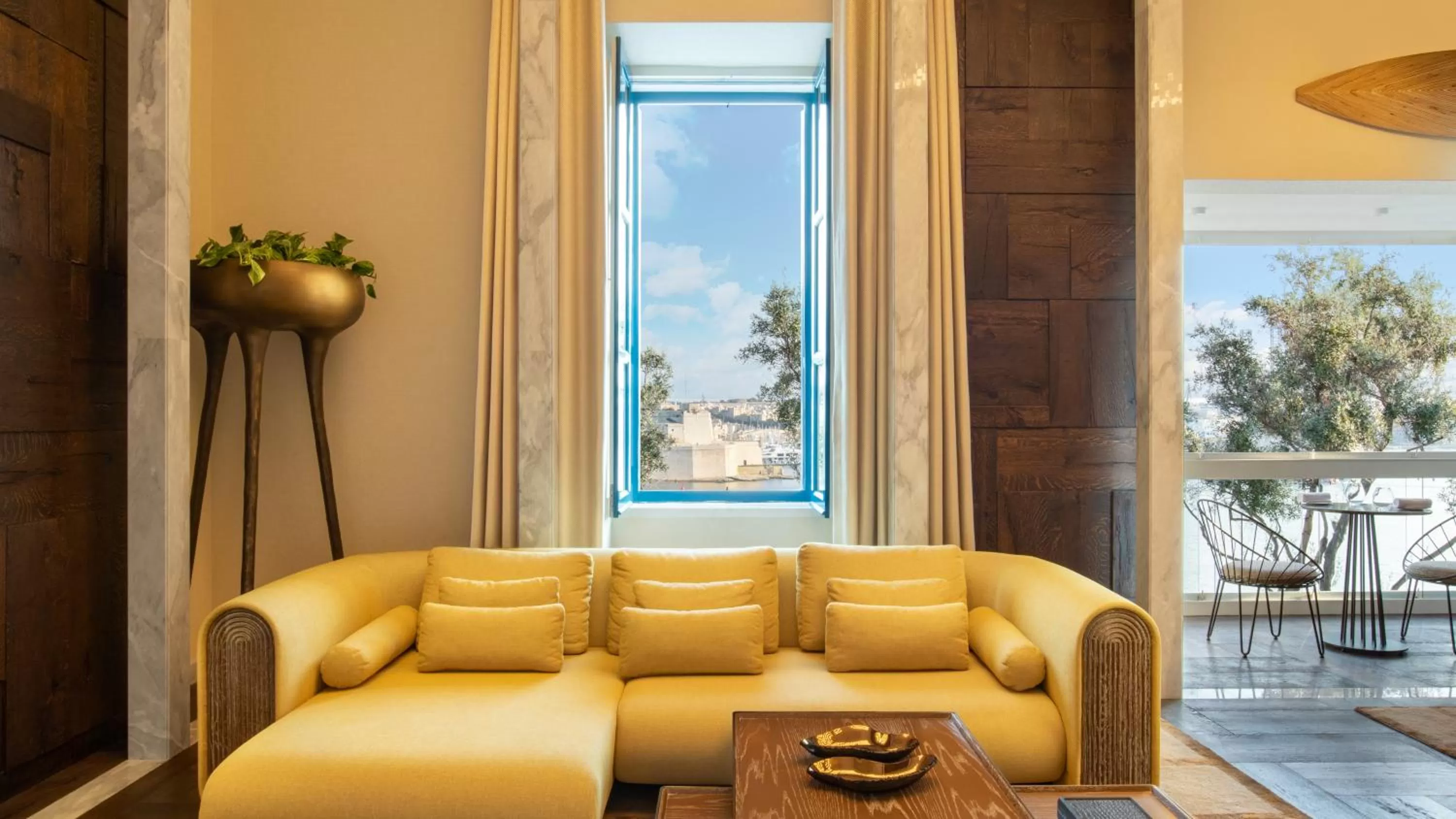 Seating area in Iniala Harbour House