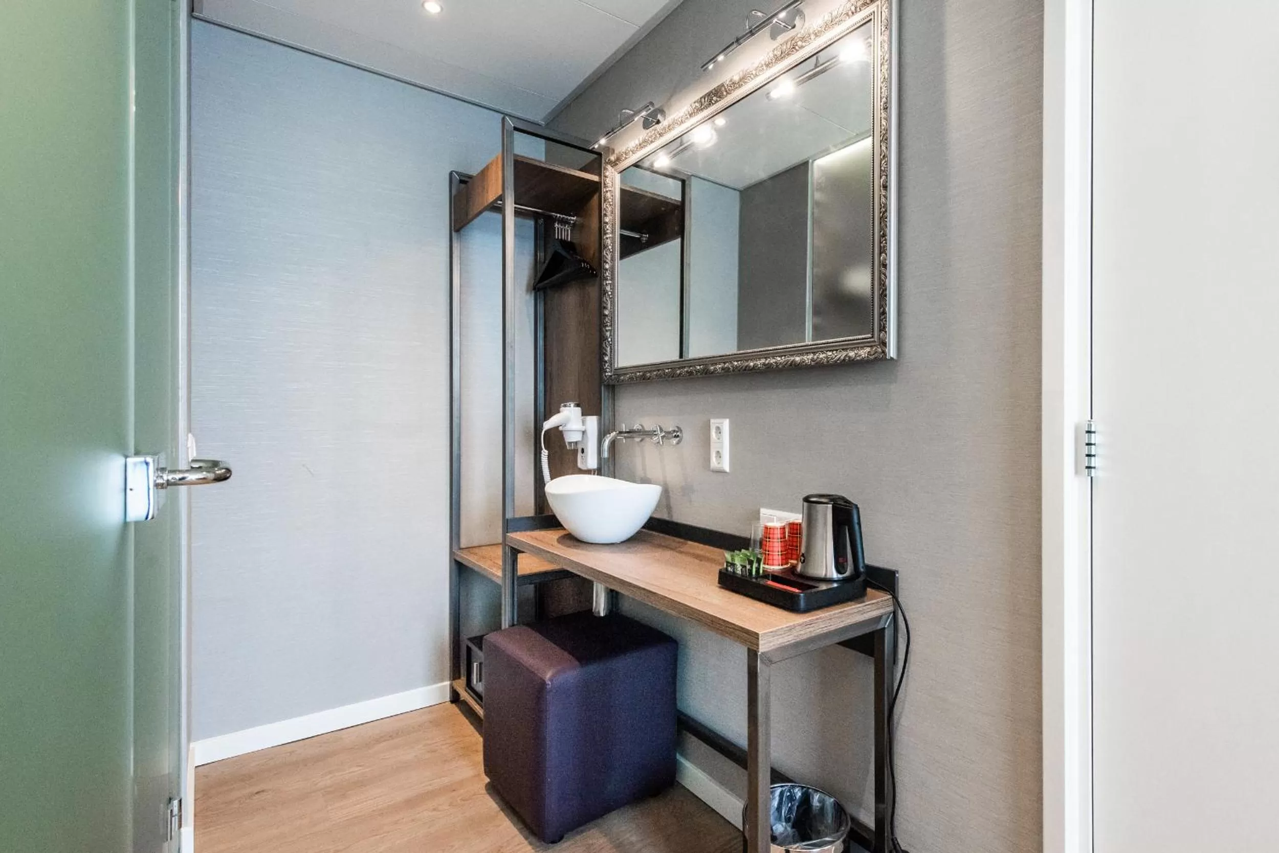 Bedroom in Melrose Hotel