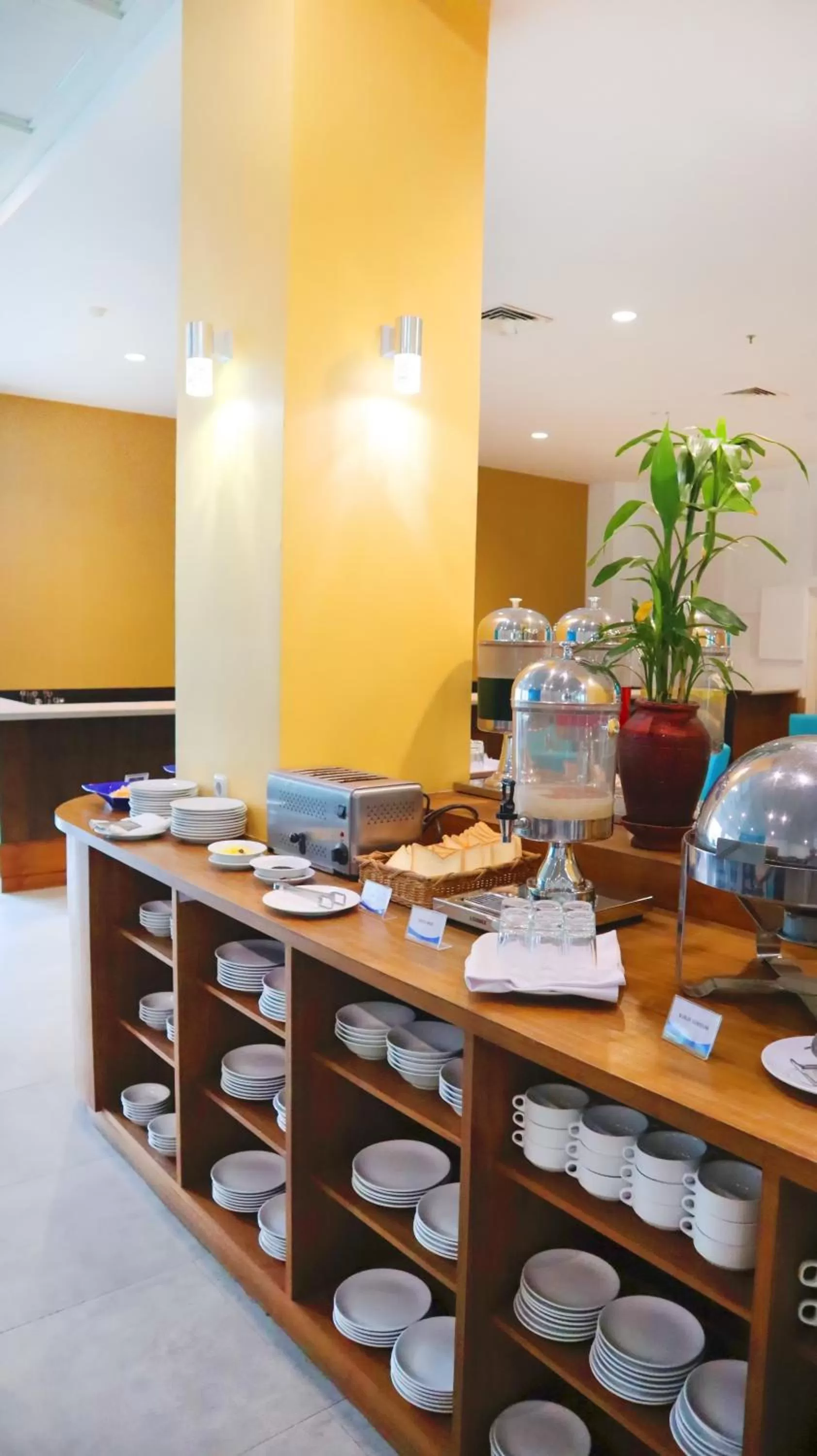 Restaurant/Places to Eat in Vue Palace, ARTOTEL Curated