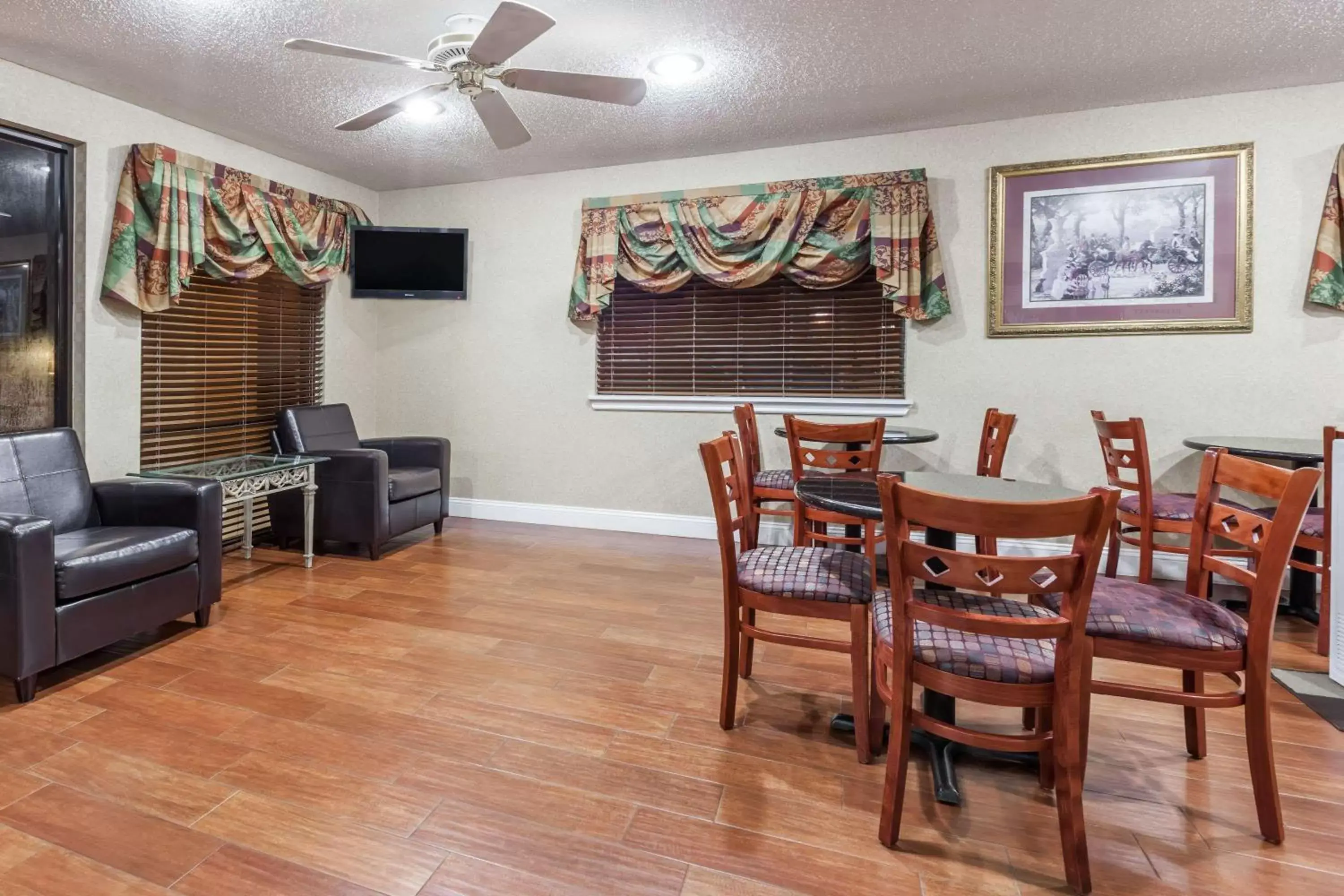 Lobby or reception, Dining Area in Days Inn by Wyndham Ruston LA