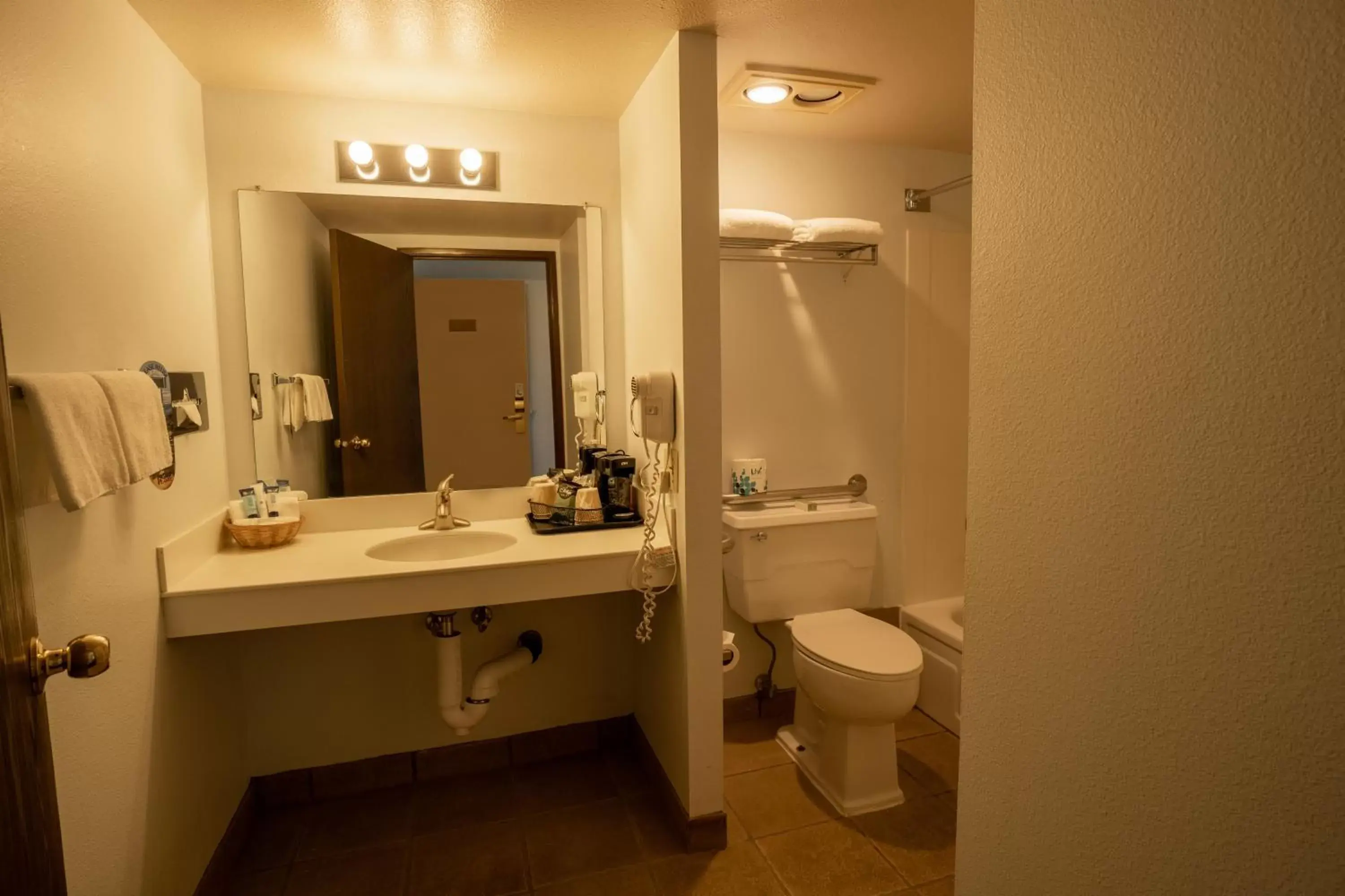 Bathroom in Clover Island Inn