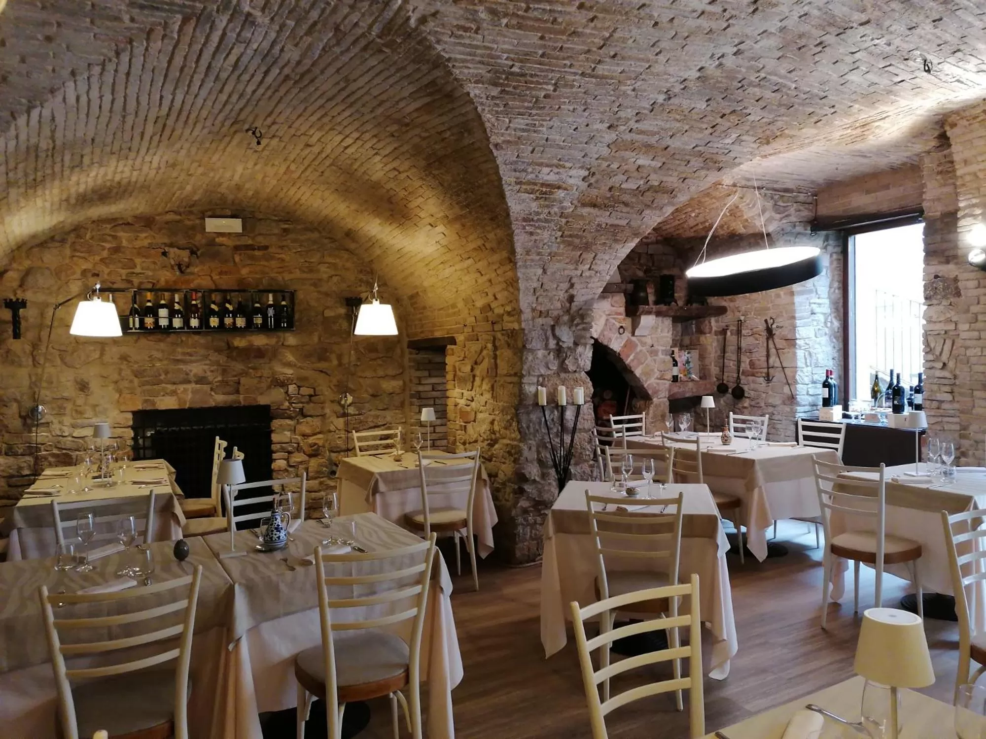 Restaurant/places to eat in Asisium Boutique Hotel