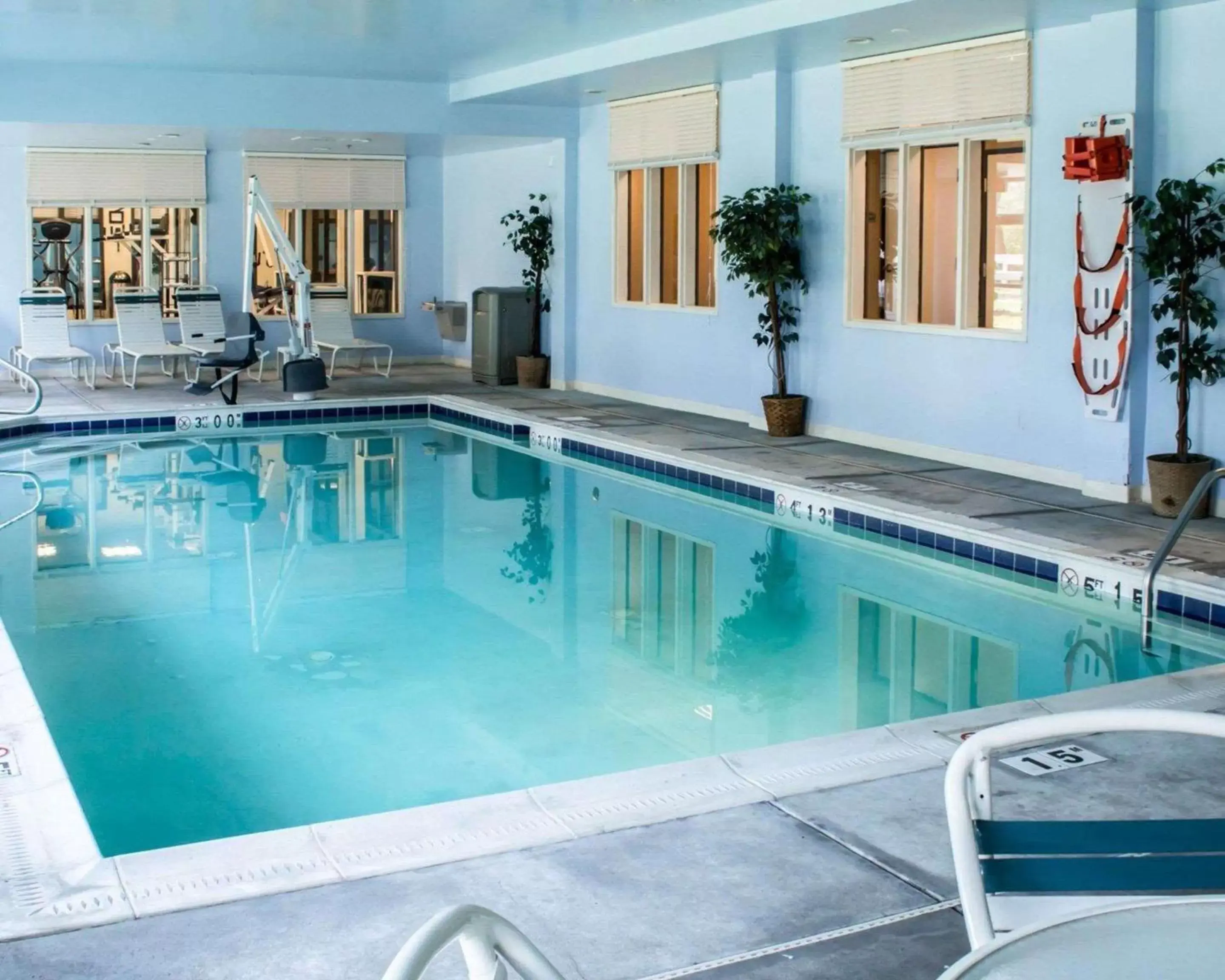 Swimming pool in Sleep Inn & Suites Laurel near Fort Meade Swimming pool in Sleep Inn & Suites Laurel near Fort Meade