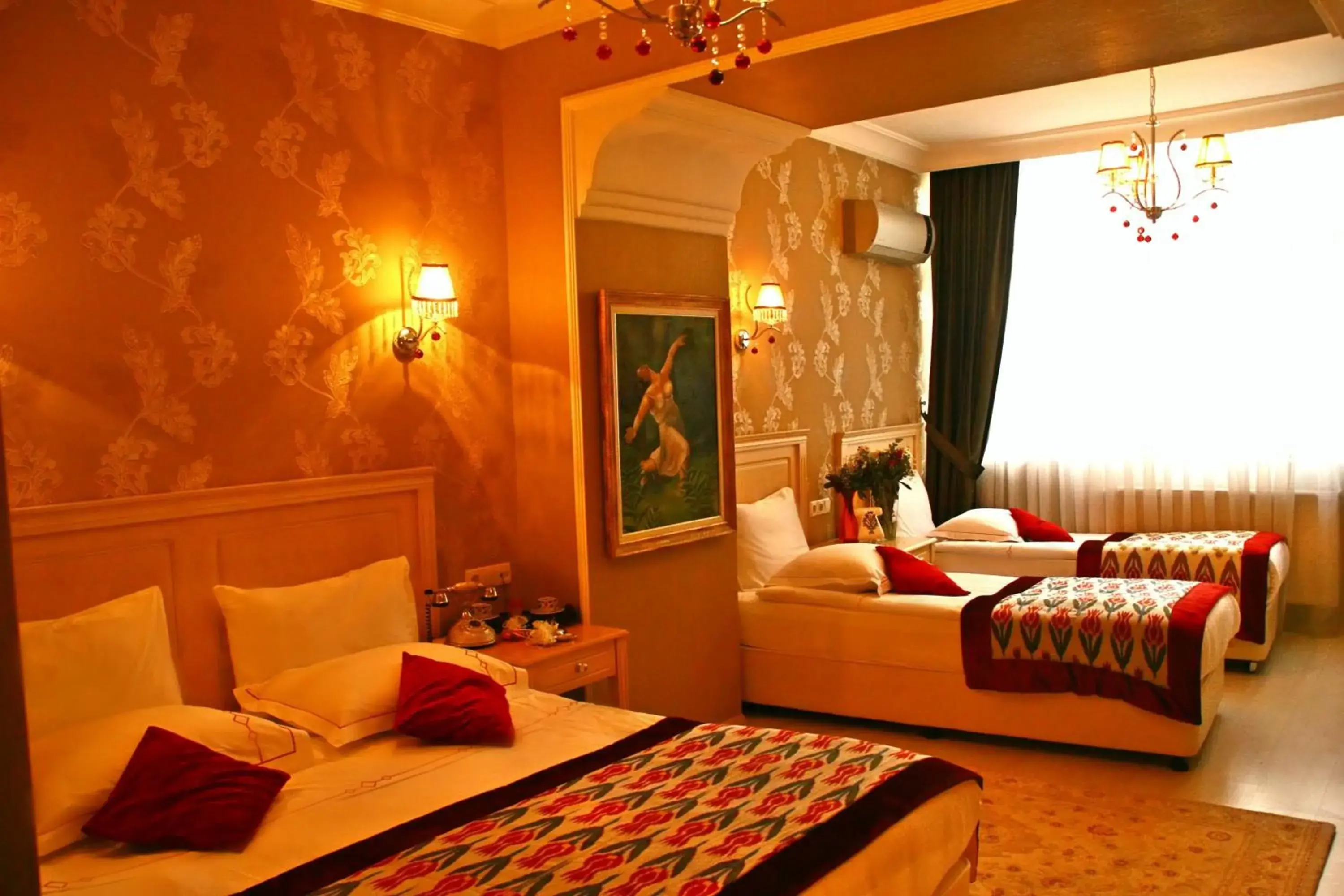 Photo of the whole room, Bed in Diva'S Hotel