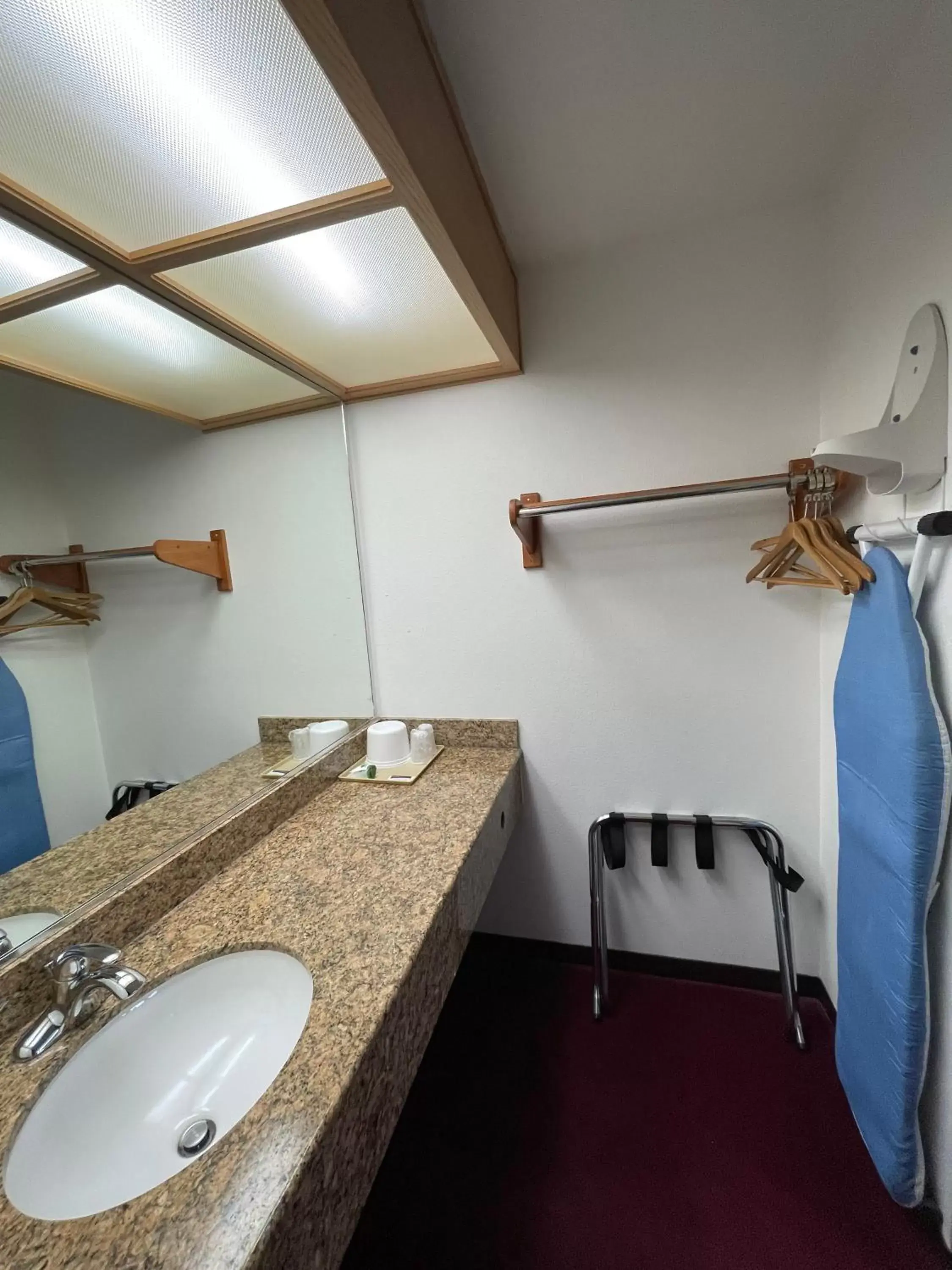 Bathroom in Chino Motel