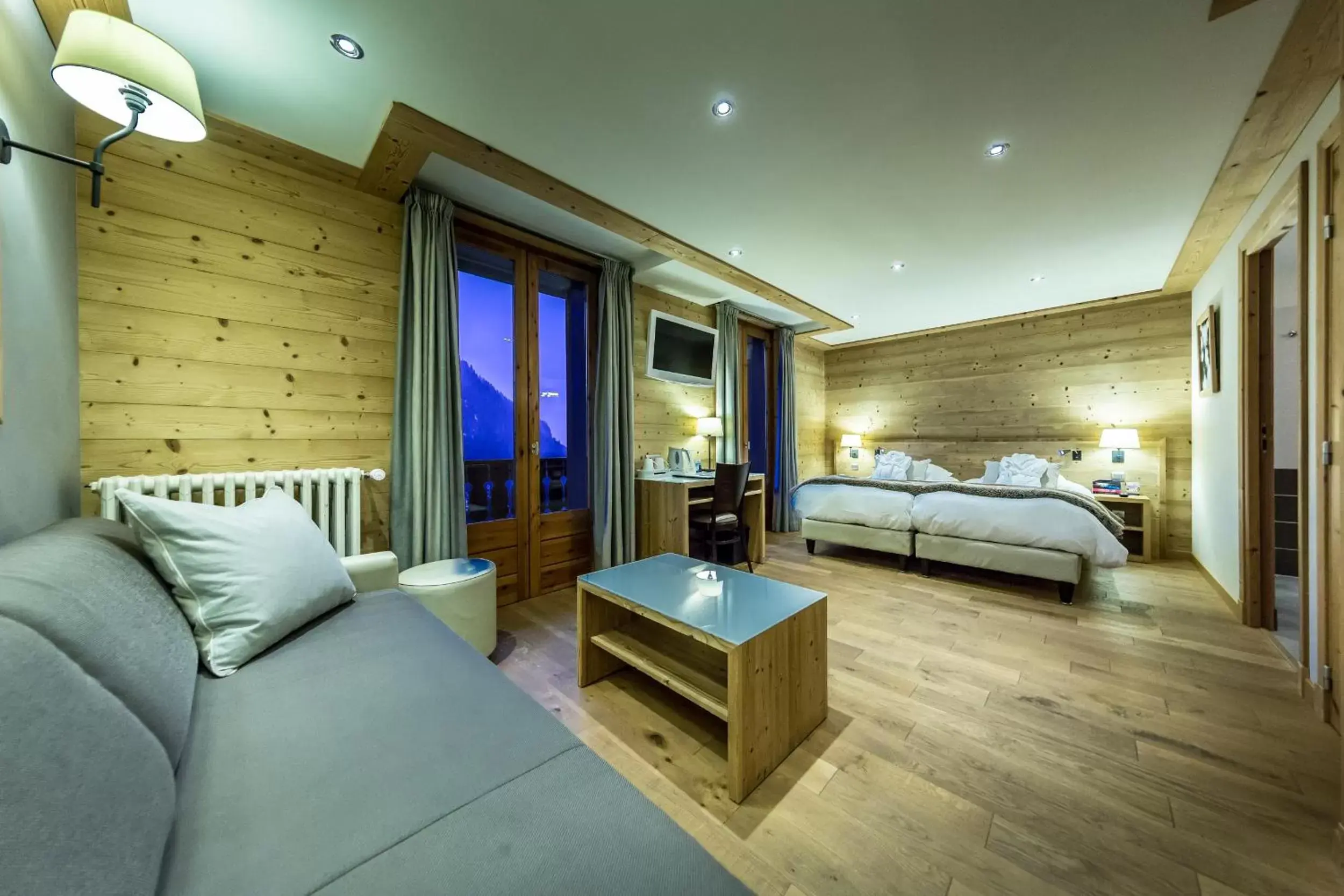 Bedroom, Seating Area in Fleur De Neige Hôtel