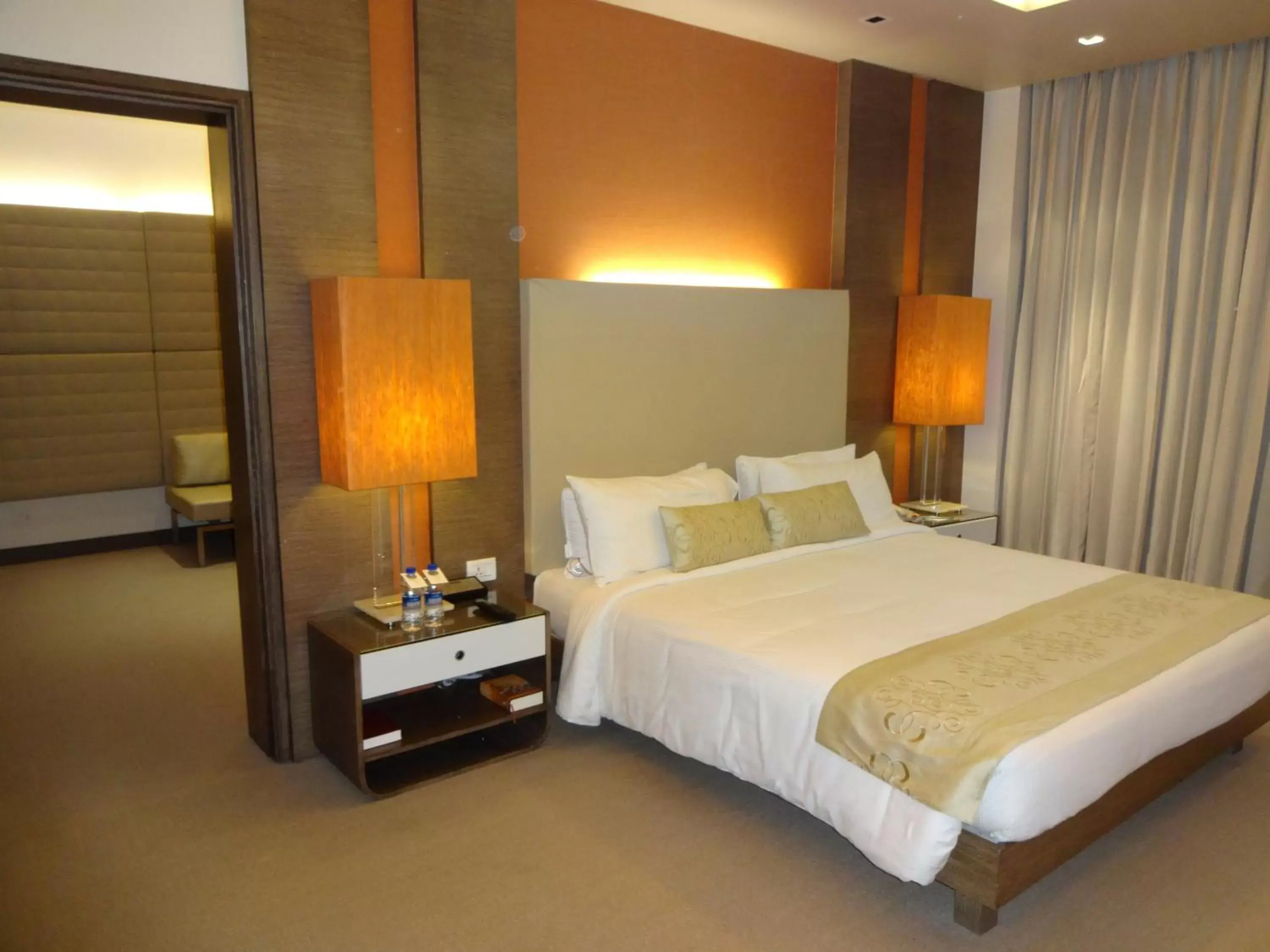 Photo of the whole room, Bed in The Raintree, Anna Salai Photo of the whole room, Bed in The Raintree, Anna Salai