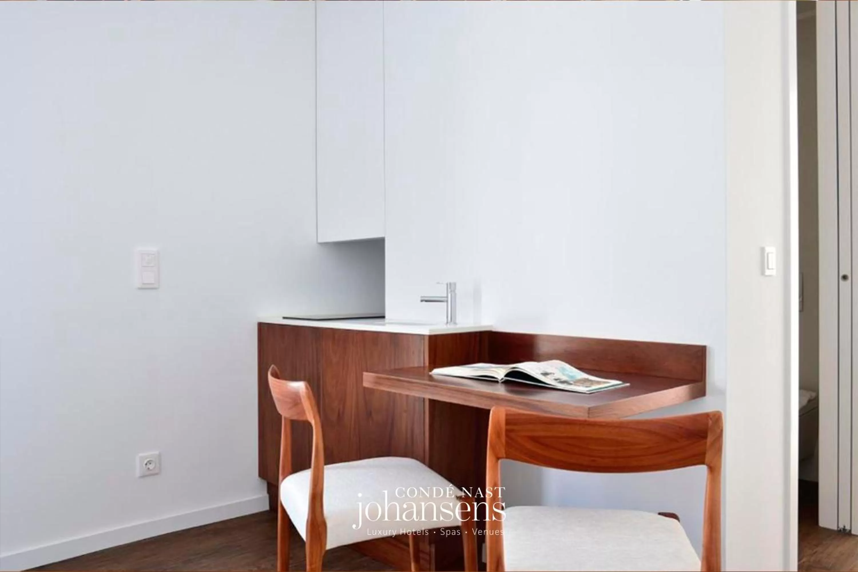 Kitchen or kitchenette in Casa Melo Alvim - by Unlock Hotels