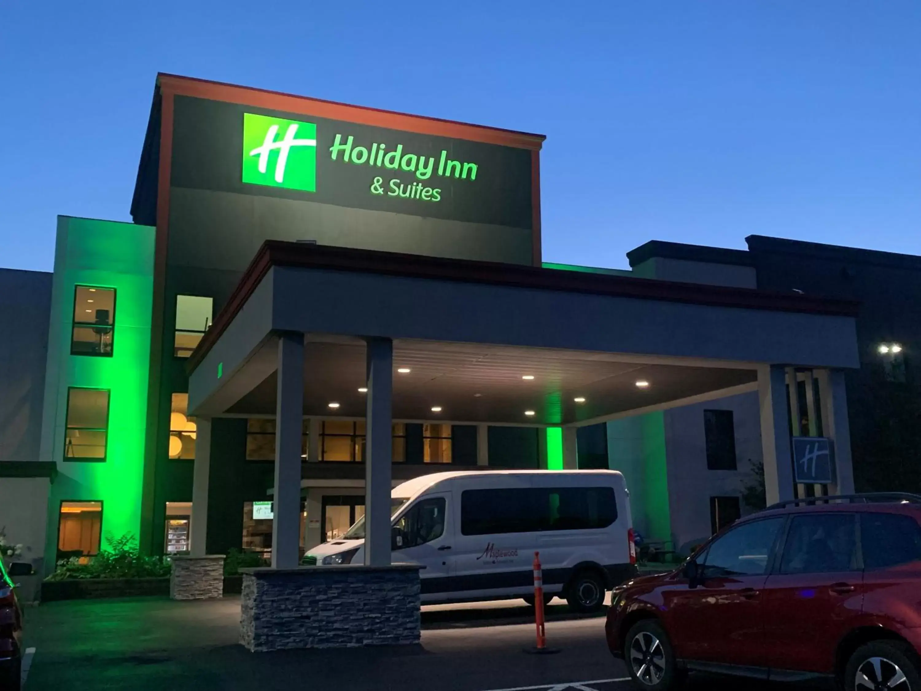 Facade/entrance, Property Building in Holiday Inn & Suites Syracuse Airport - Liverpool, an IHG Hotel