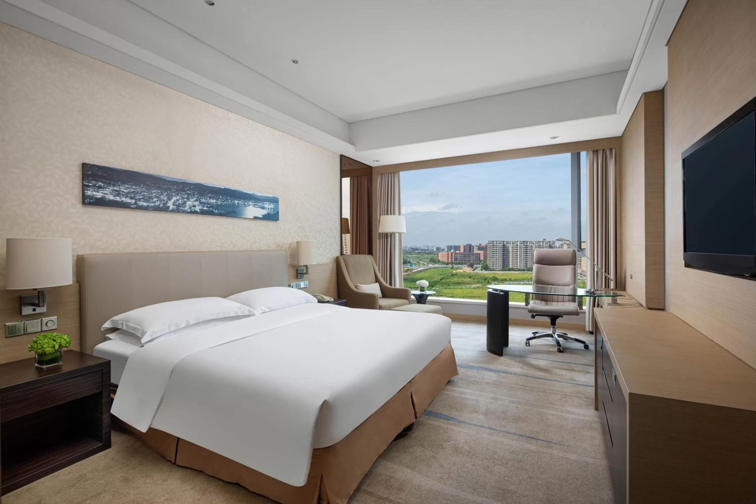 Photo of the whole room, Bed in Crowne Plaza Guangzhou Huadu by IHG - Free Shuttle bus between hotel to Exhibition Center During Canton Fair