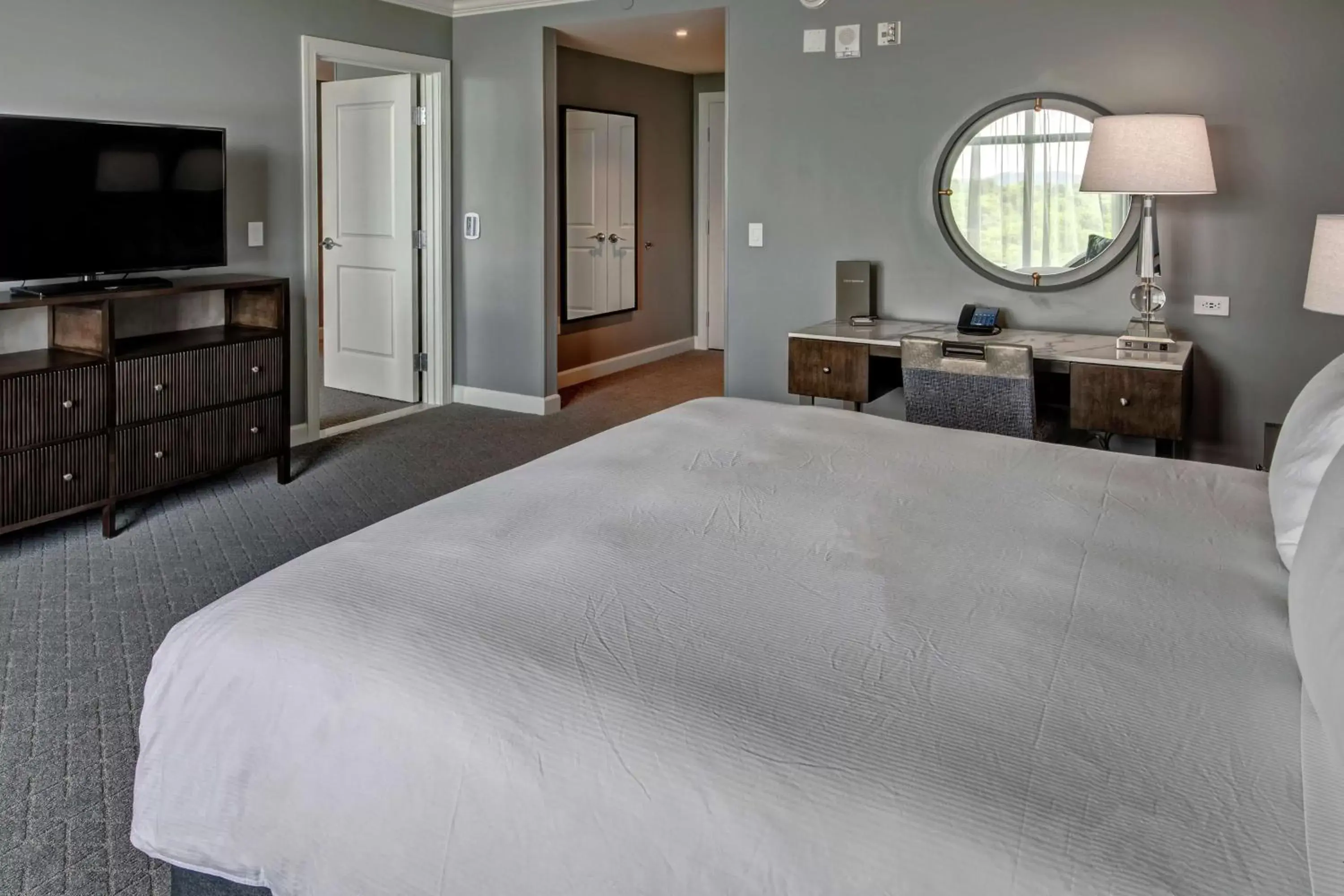 Bedroom, Bed in Hilton Nashville Green Hills
