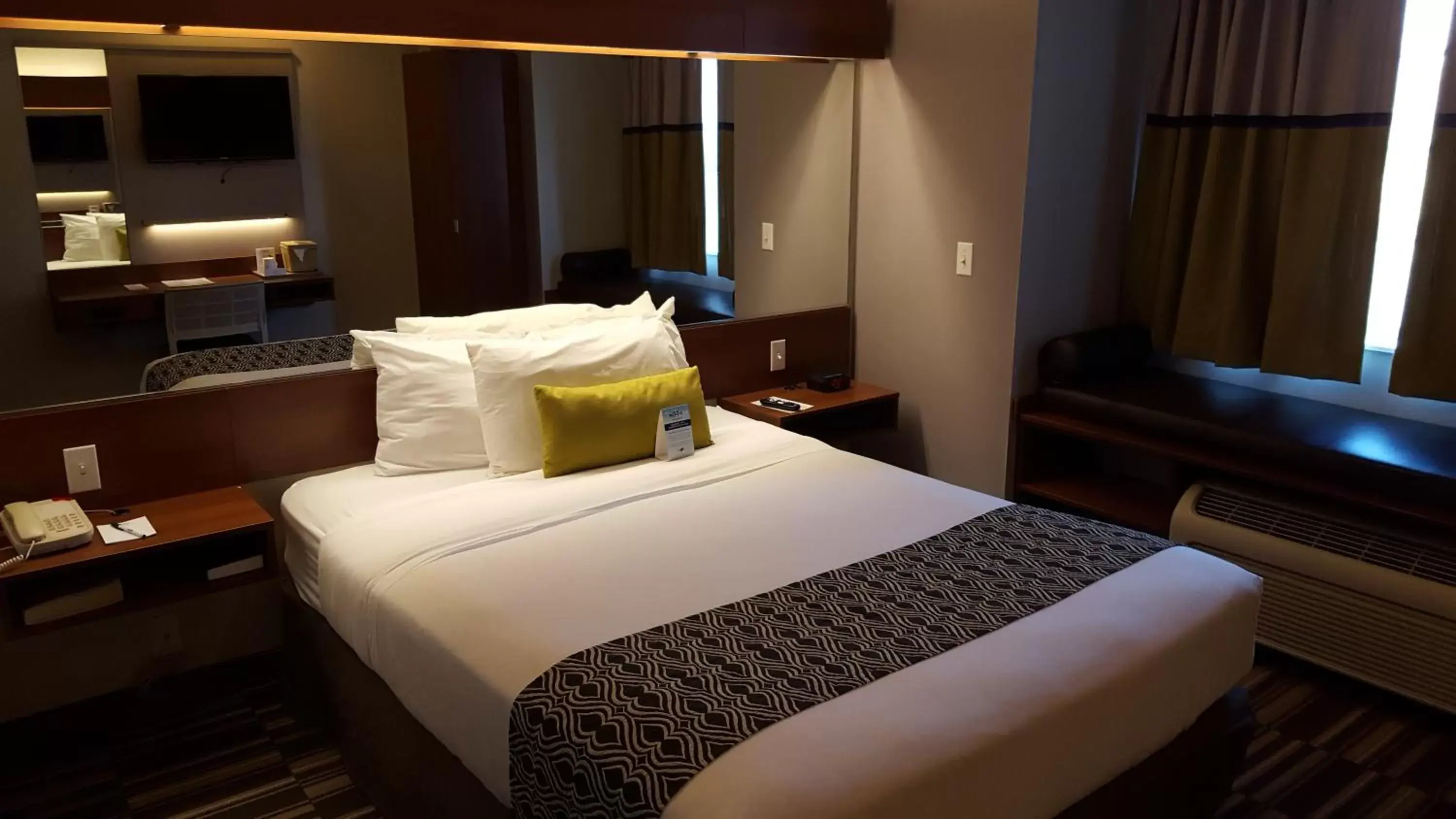Bedroom, Bed in Microtel Inn & Suites by Wyndham Bellevue