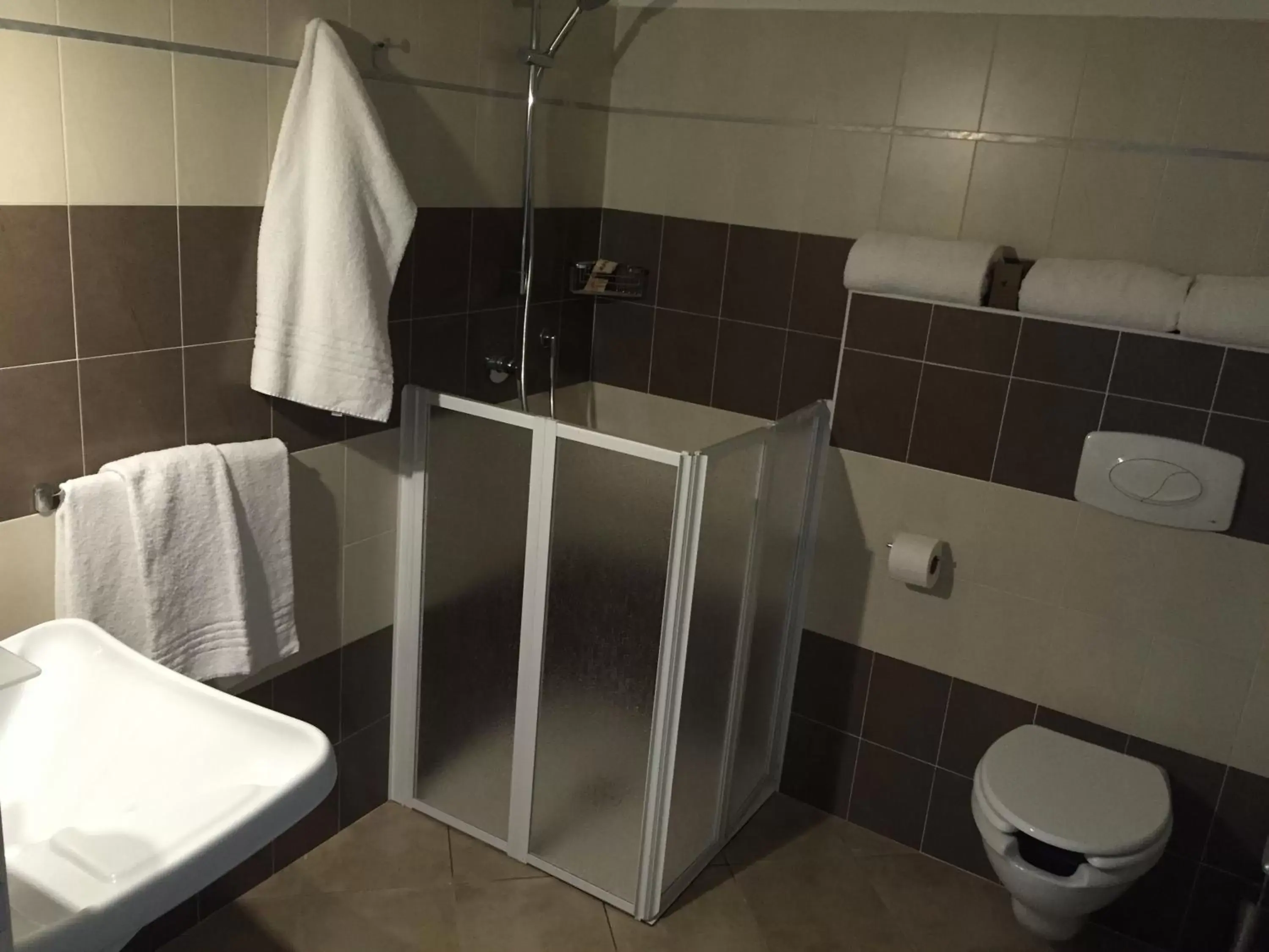 Triple Room in Hotel Montecarlo Triple Room in Hotel Montecarlo