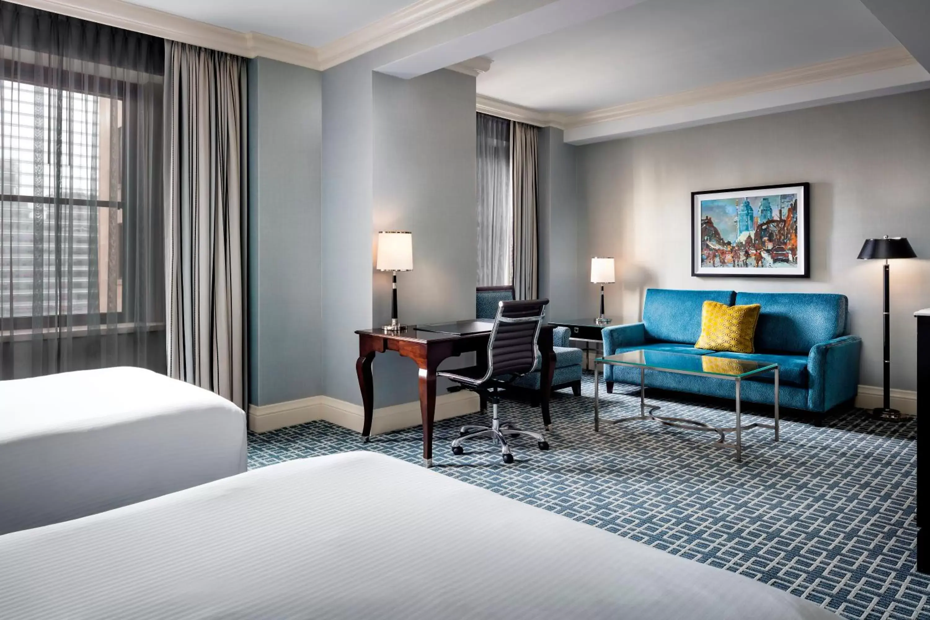 Photo of the whole room, Seating Area in Fairmont Royal York Hotel