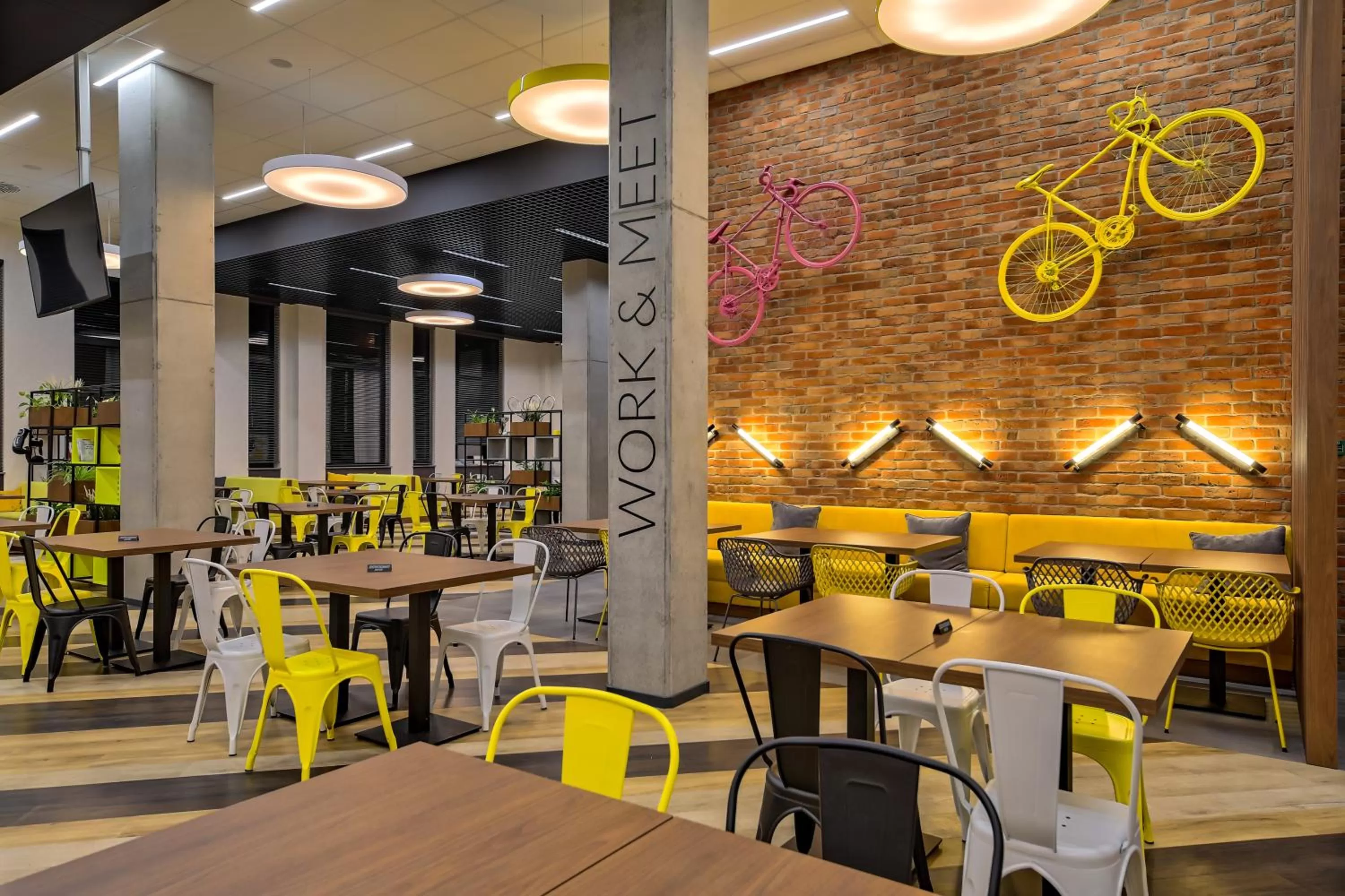 Restaurant/places to eat in o3Hotel