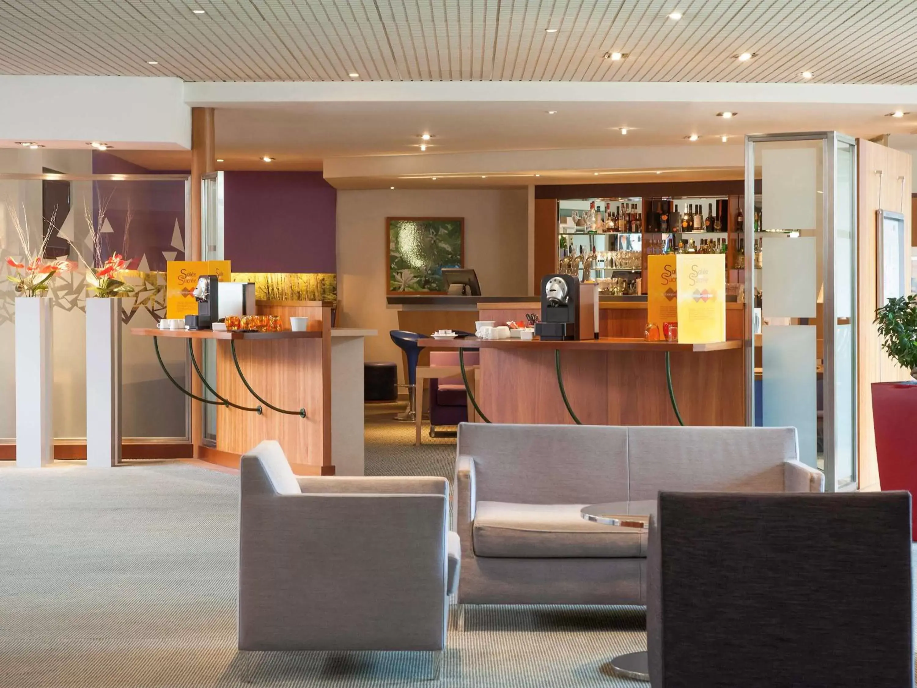 Lounge or bar, Lounge/Bar in Novotel Rouen Sud