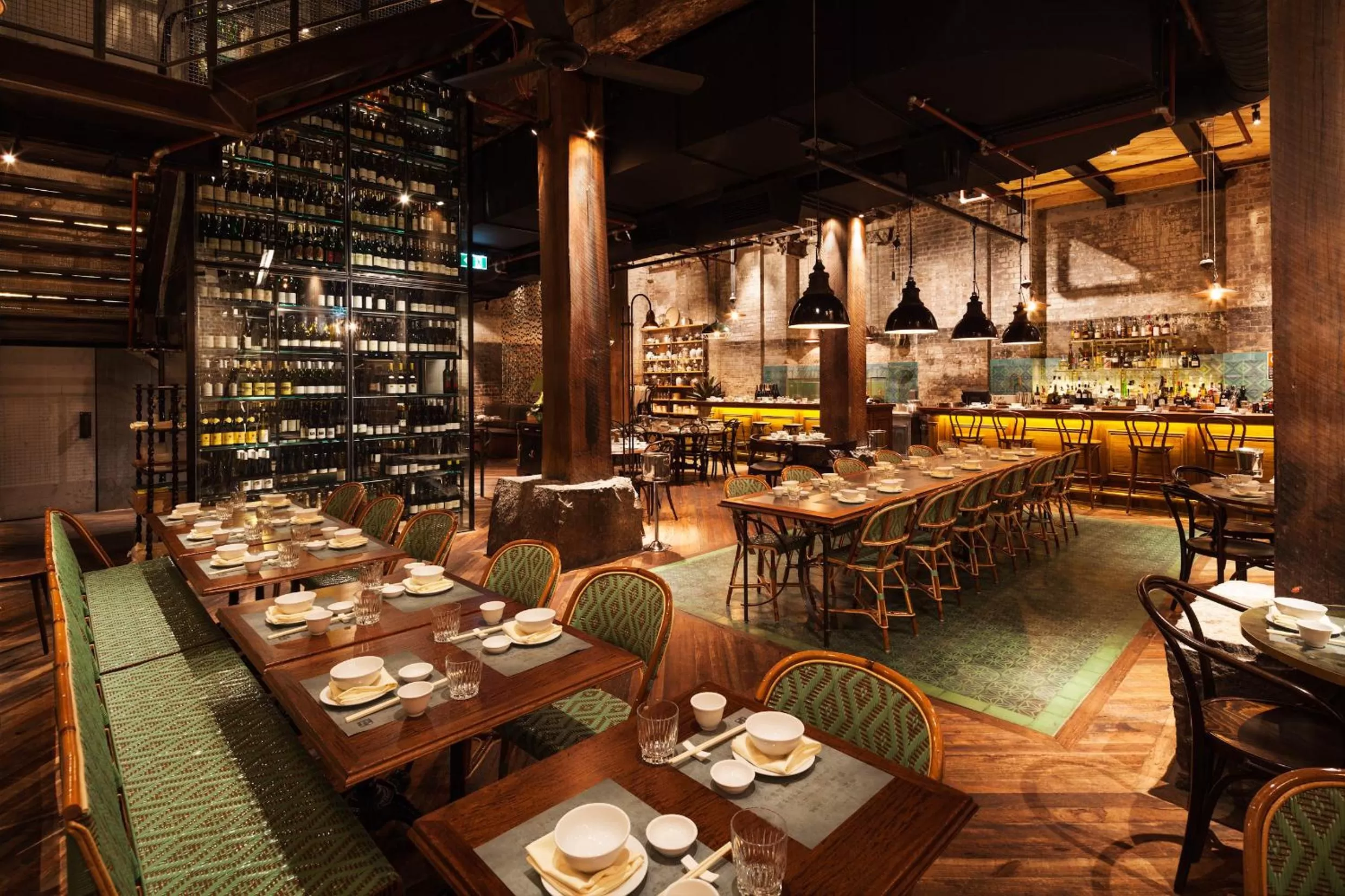 Restaurant/places to eat in Establishment Hotel