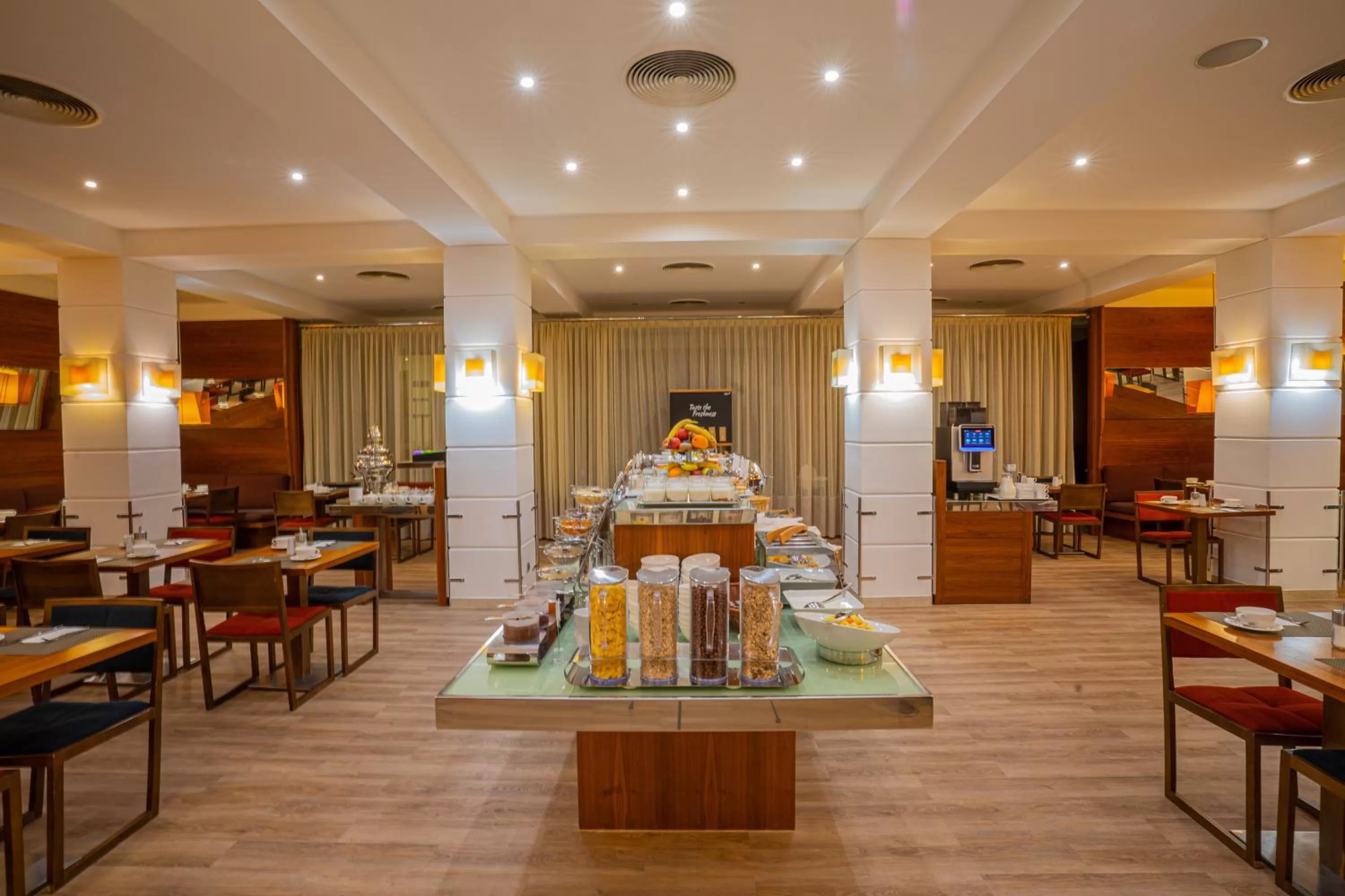 Breakfast in K+K Hotel Opera