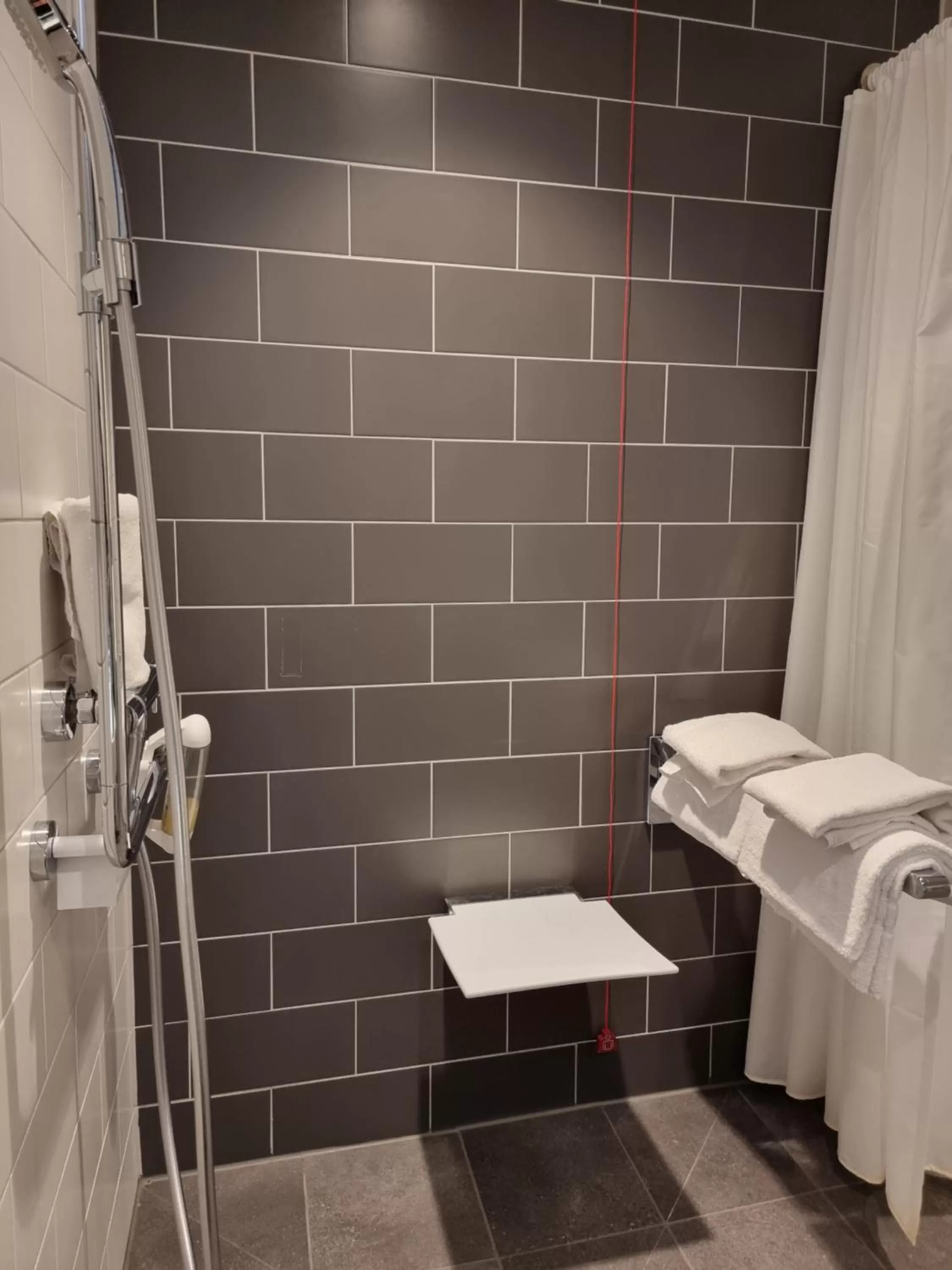Bathroom in Holiday Inn Express - Wiesbaden by IHG