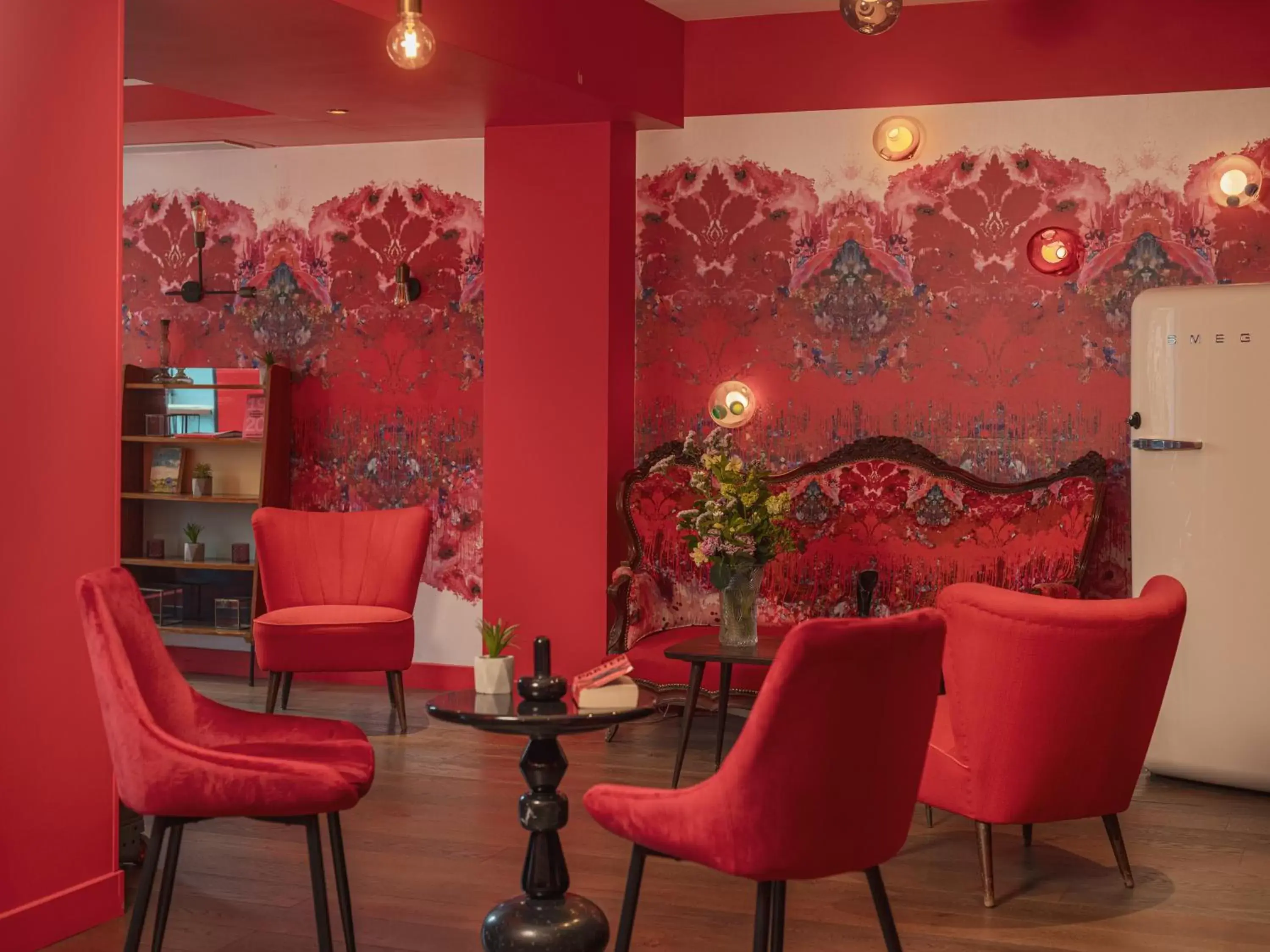Lobby or reception, Lounge/Bar in Hôtel Exquis by Elegancia