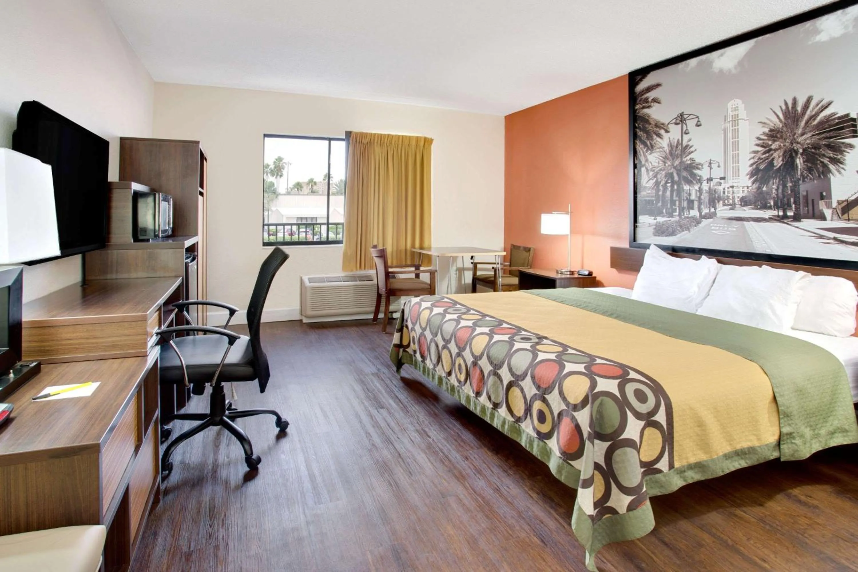 Photo of the whole room, Bed in Super 8 by Wyndham Orlando International Drive