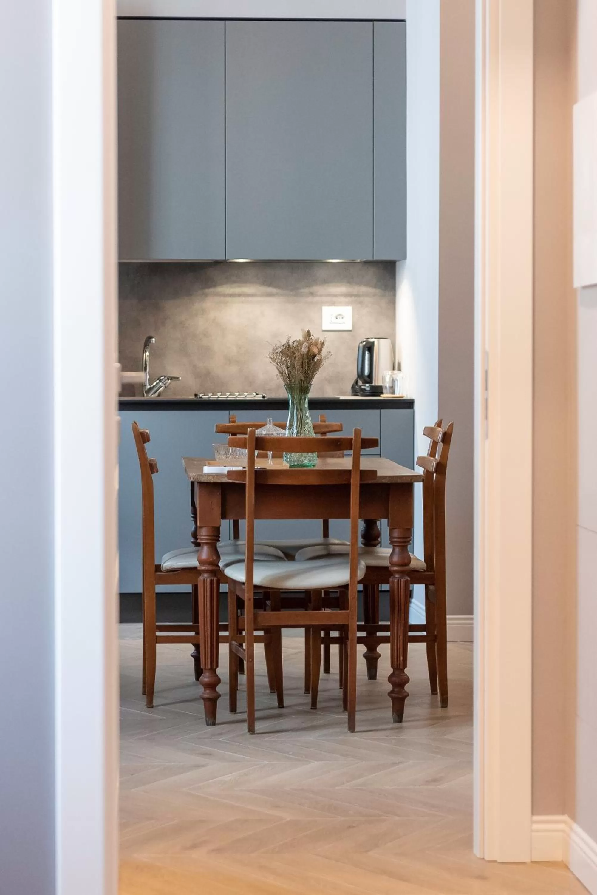 Dining Area in CASA Room Apartments Machiavelli 13