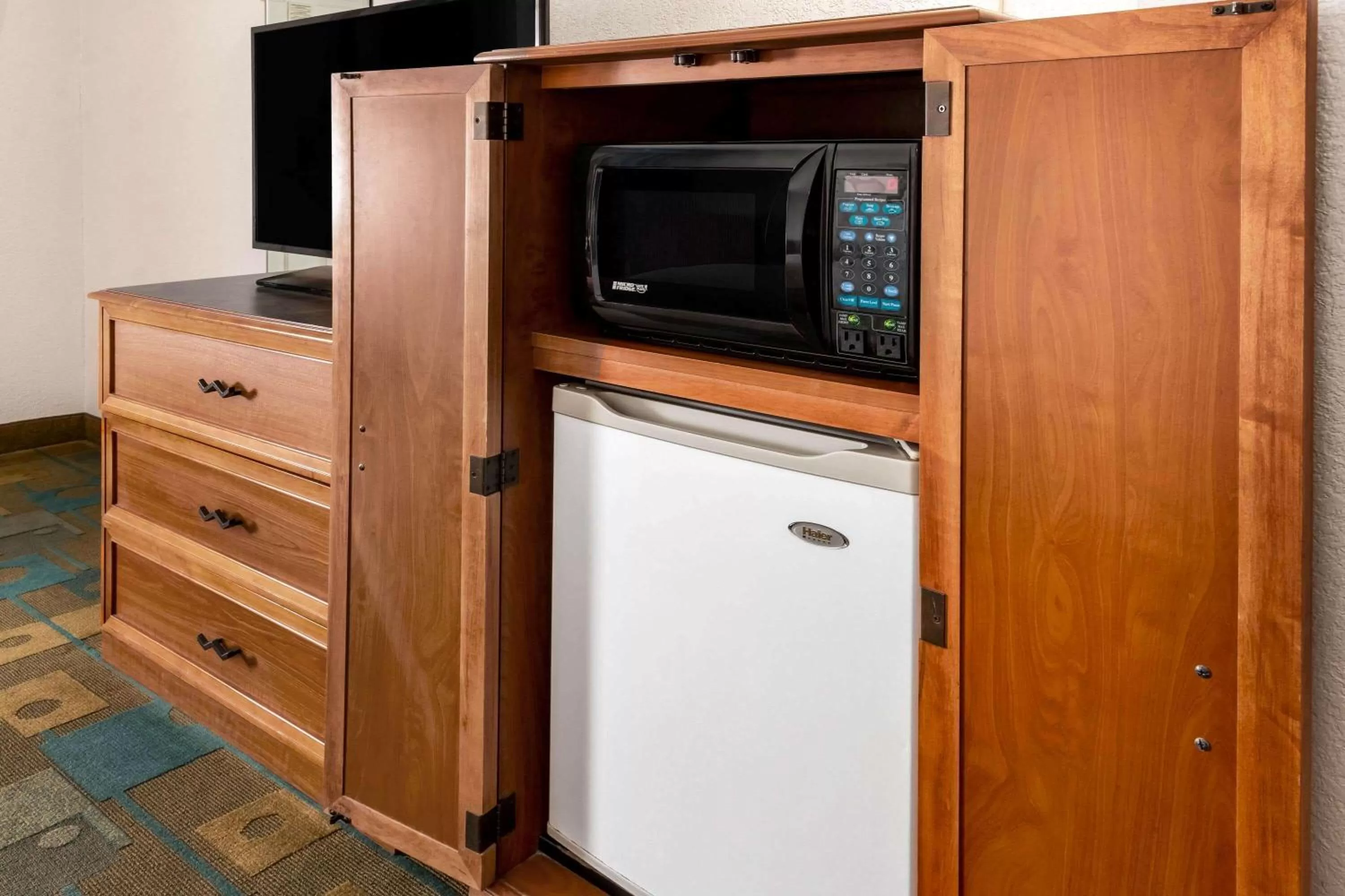 Photo of the whole room in La Quinta Inn by Wyndham Albuquerque Northeast