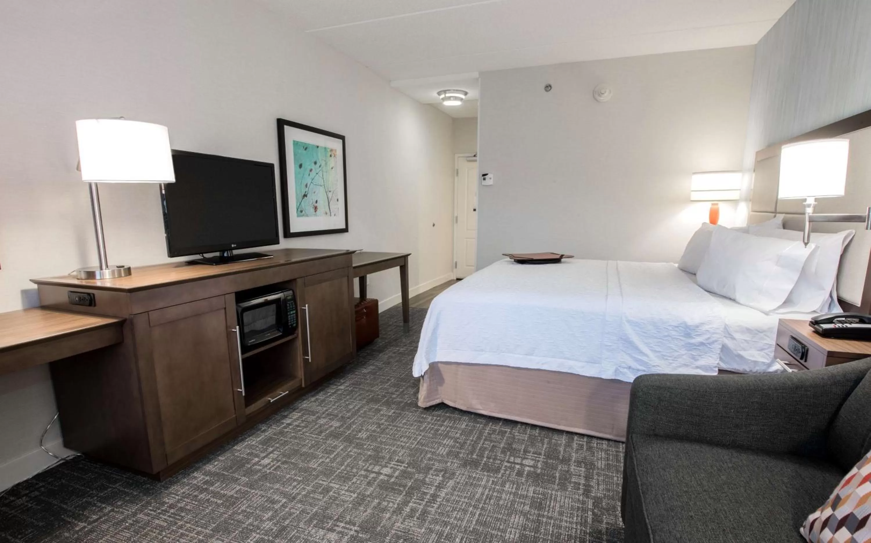 Bed in Hampton Inn Albany-Western Ave/University Area, NY