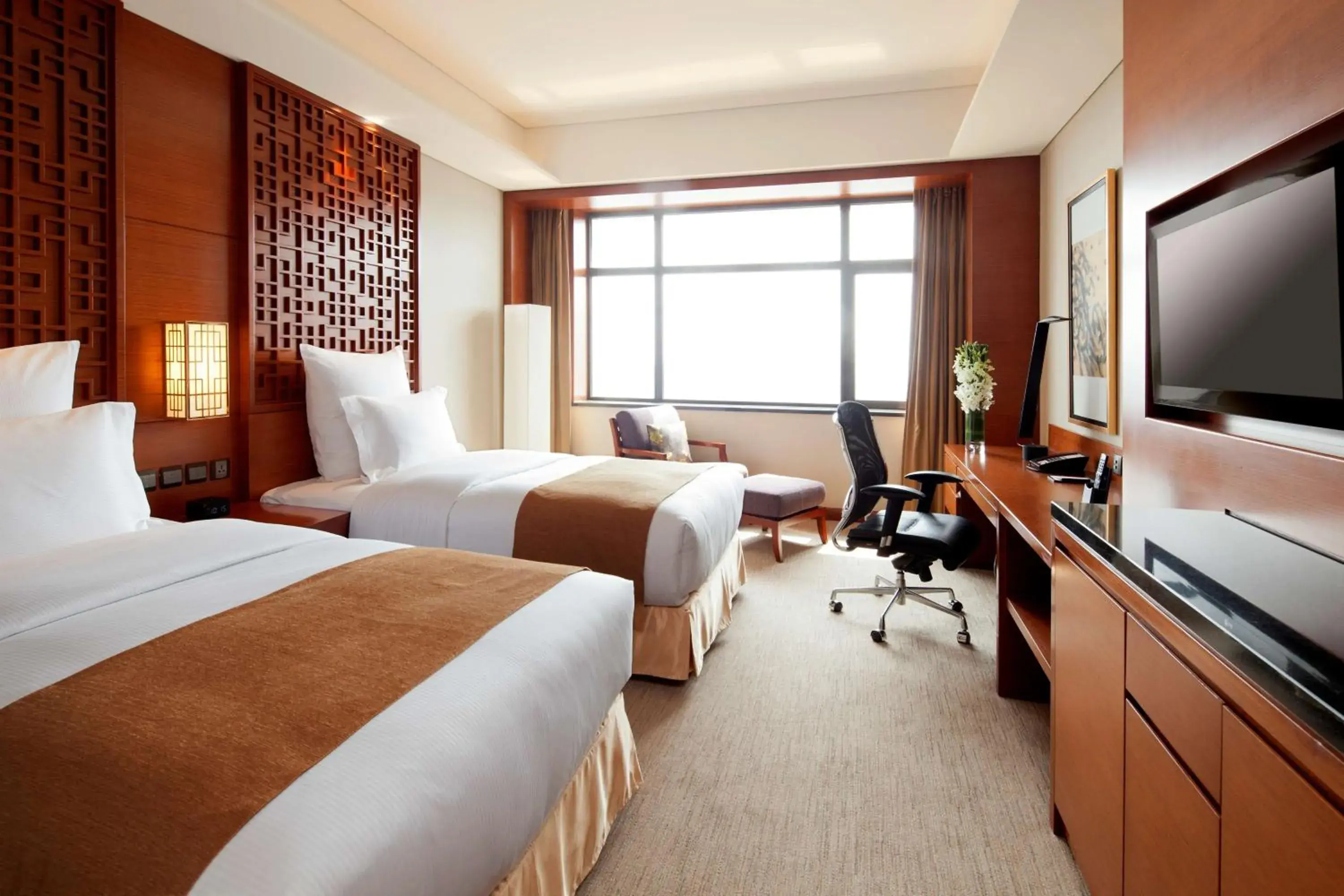 Bedroom, Bed in DoubleTree By Hilton Shenyang Hotel