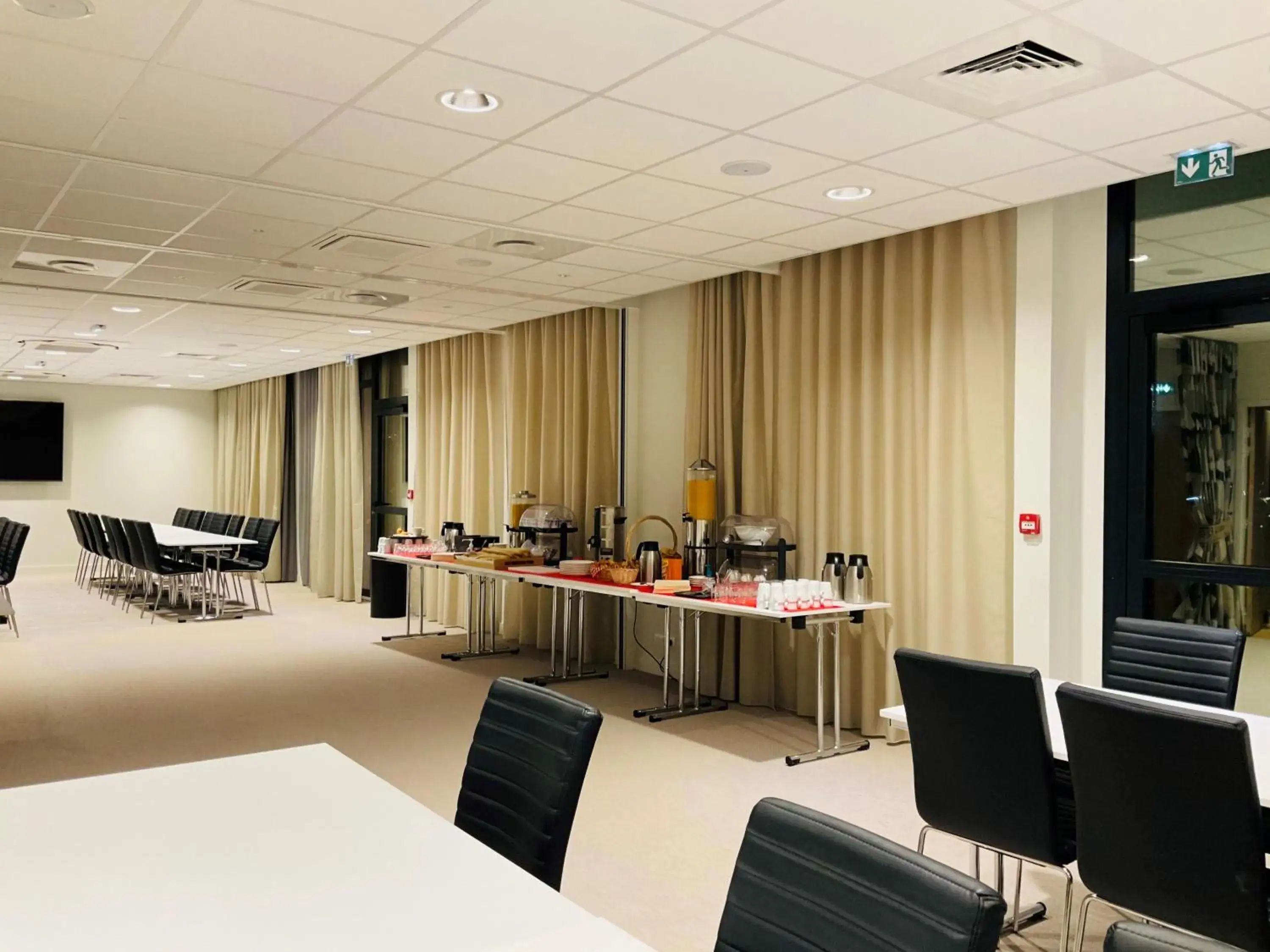 Business facilities in Brit Hotel Ker Lann Aeroport