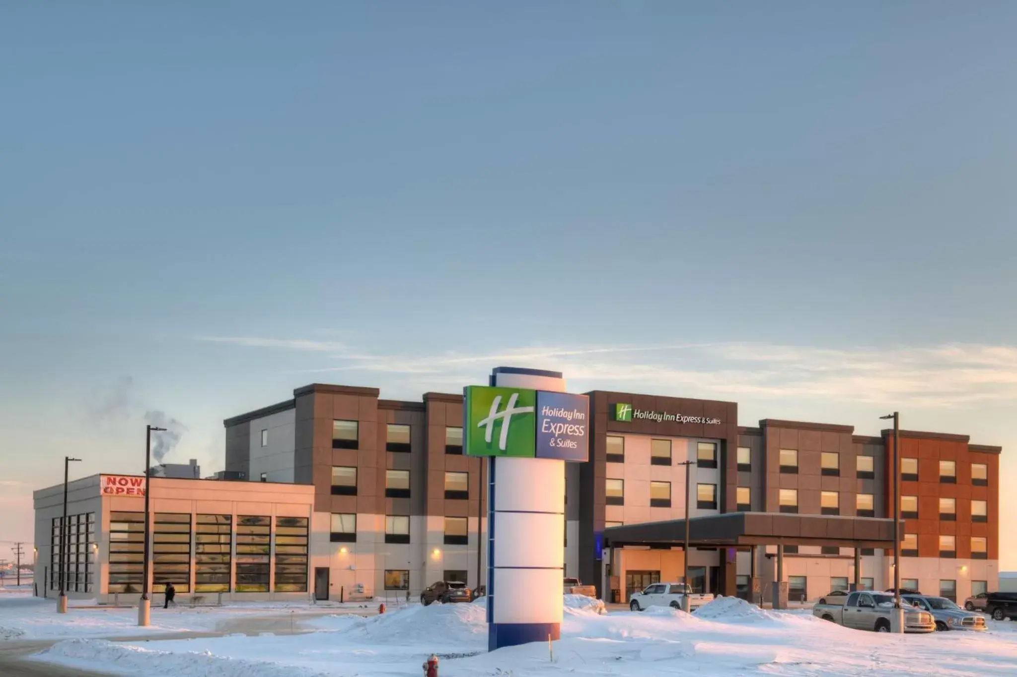 Property building in Holiday Inn Express & Suites - Moose Jaw by IHG Property building in Holiday Inn Express & Suites - Moose Jaw by IHG