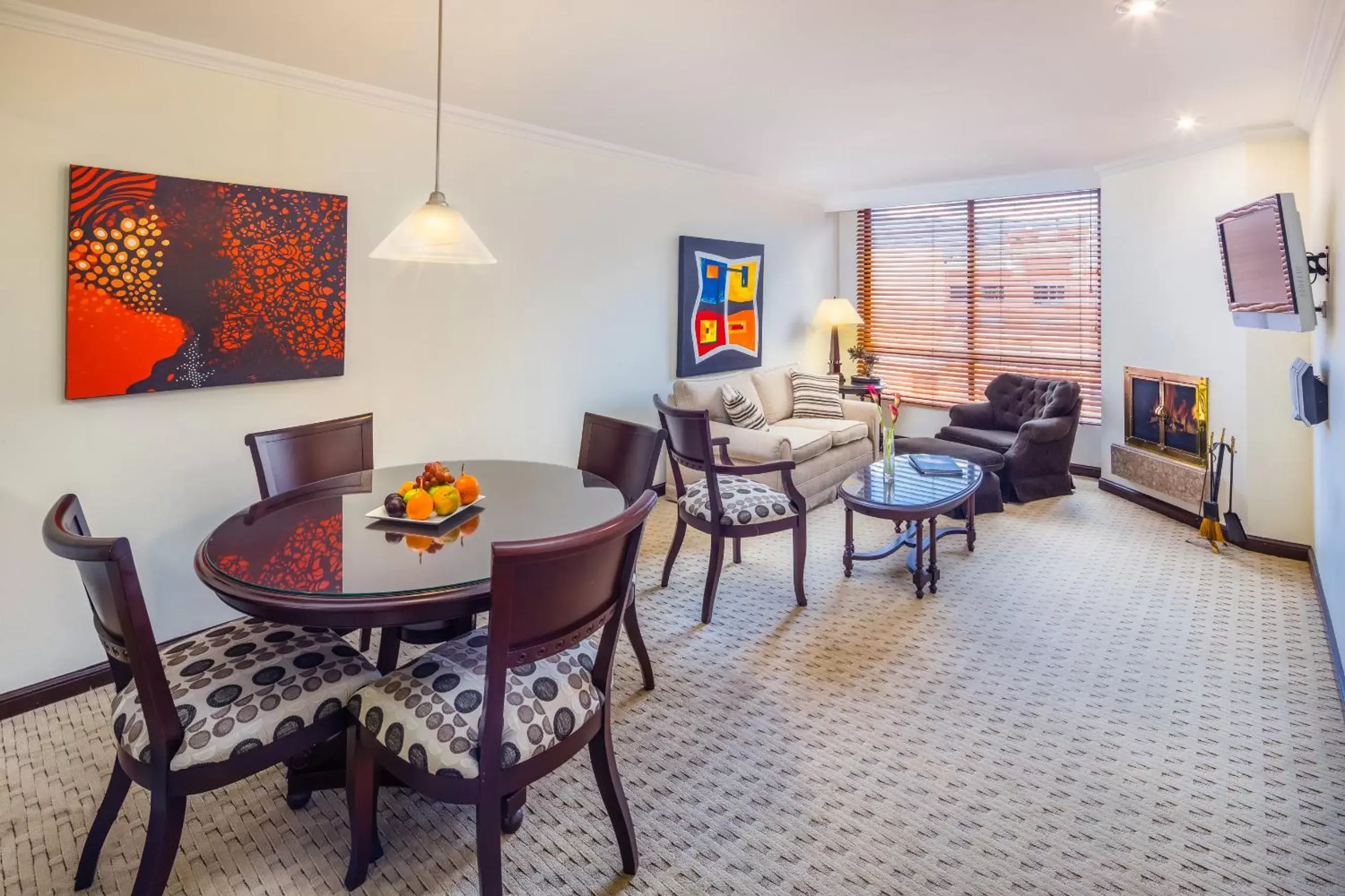 Living room, Dining Area in Hotel 101 Park House