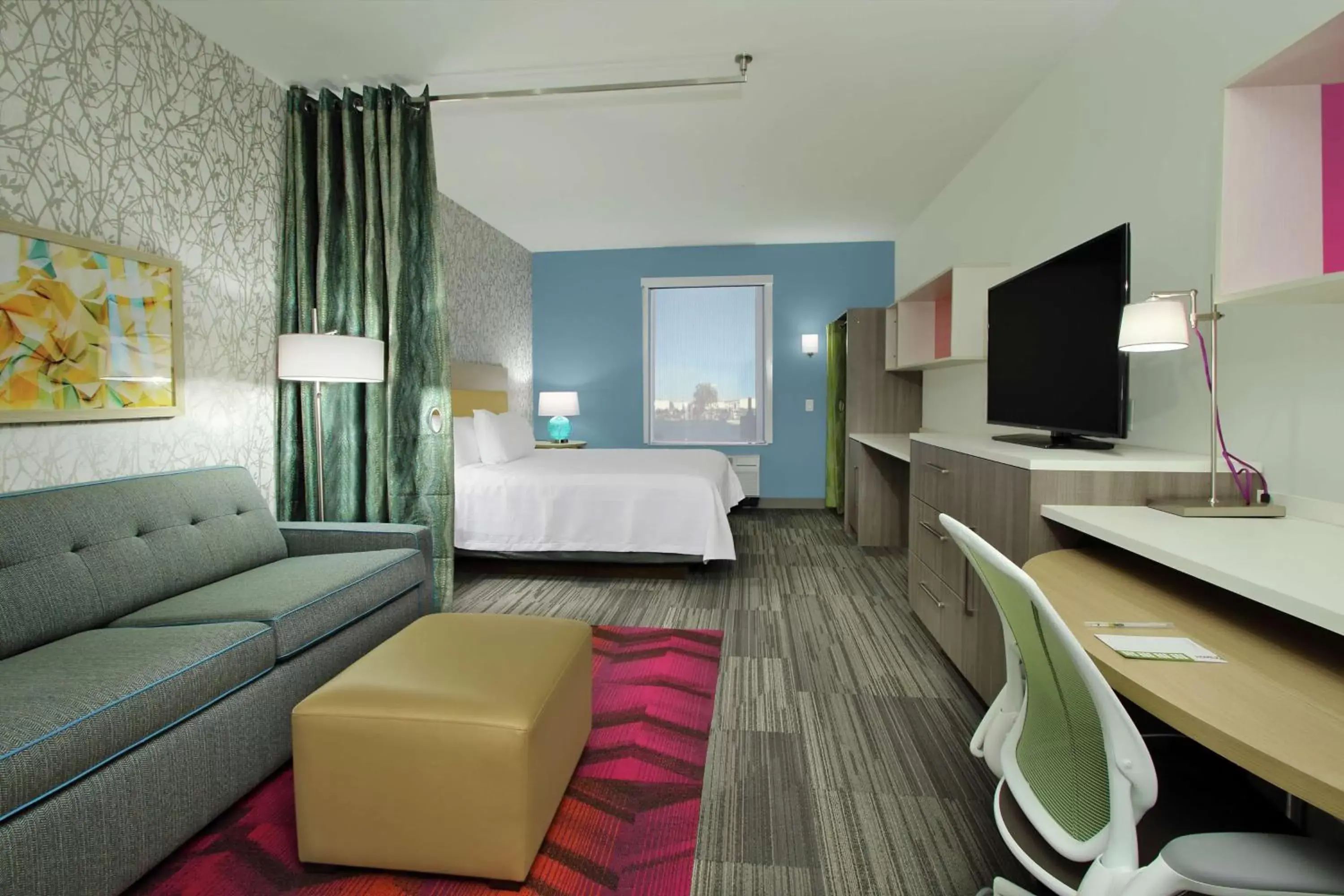 Bedroom, TV/Entertainment Center in Home2 Suites By Hilton Port Arthur