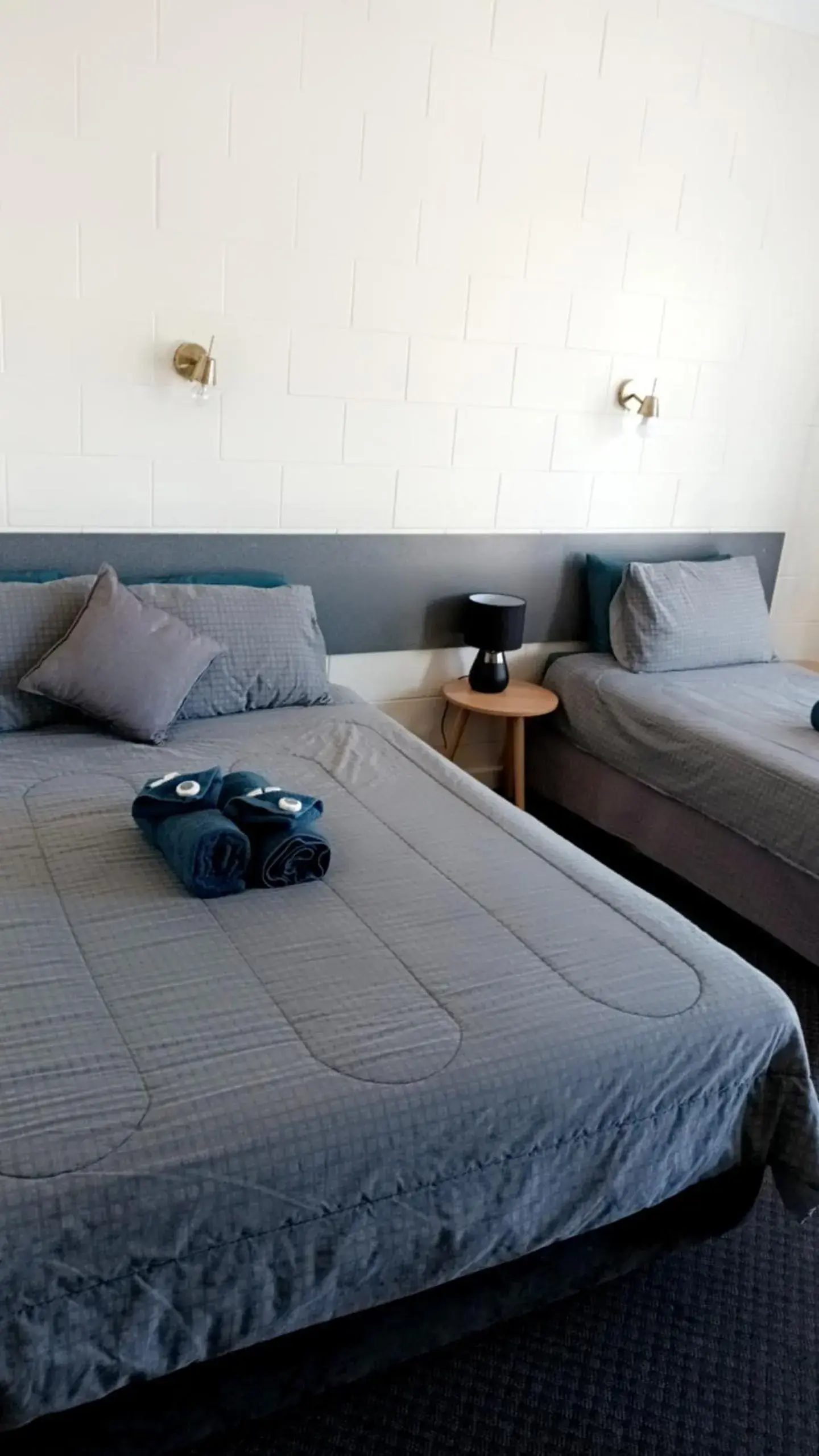 Bed in Central Point Motel