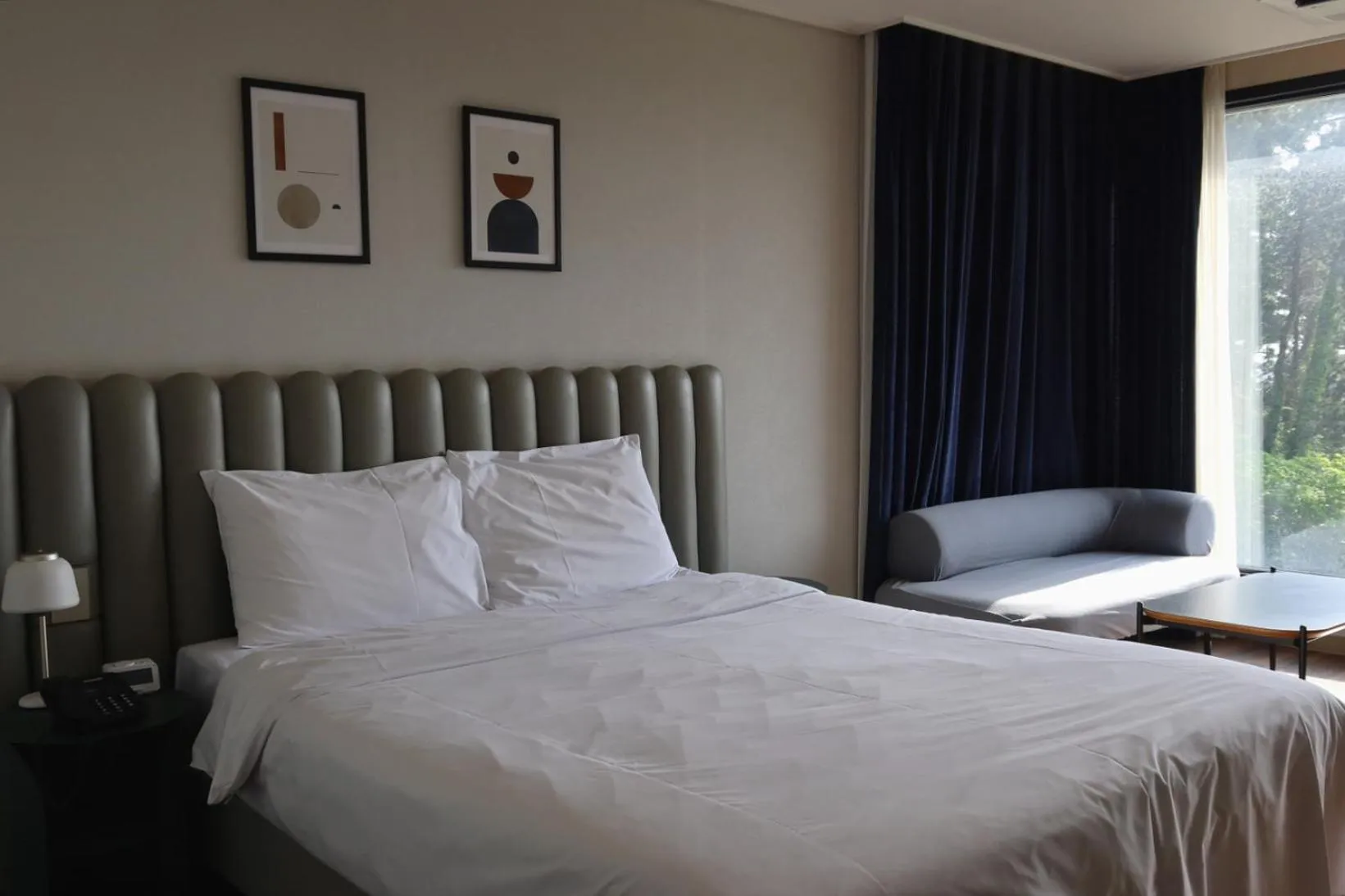 Decorative detail, Bed in Hotel Seogwipean