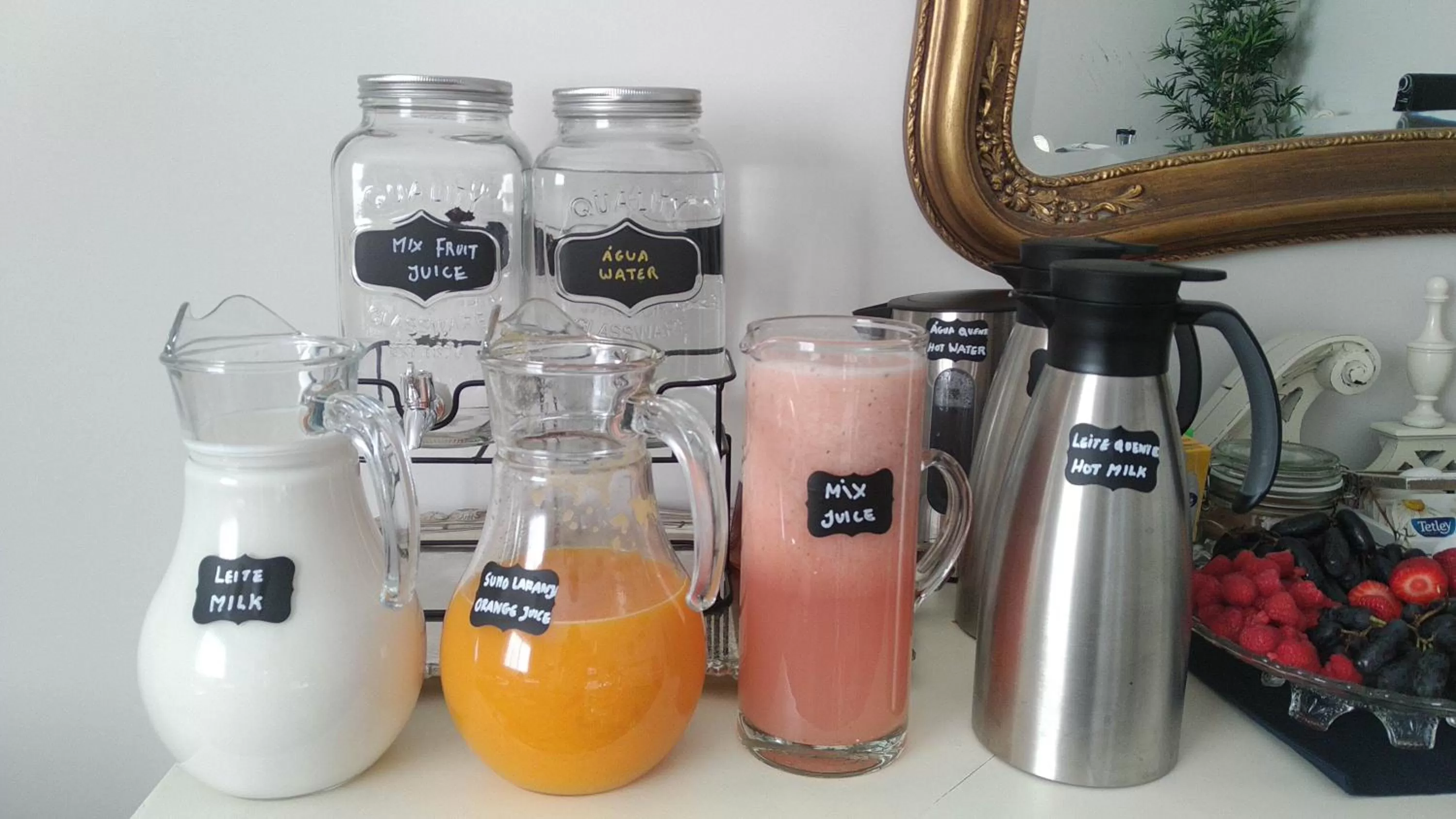 Coffee/tea facilities in Vila Milreu Guest House