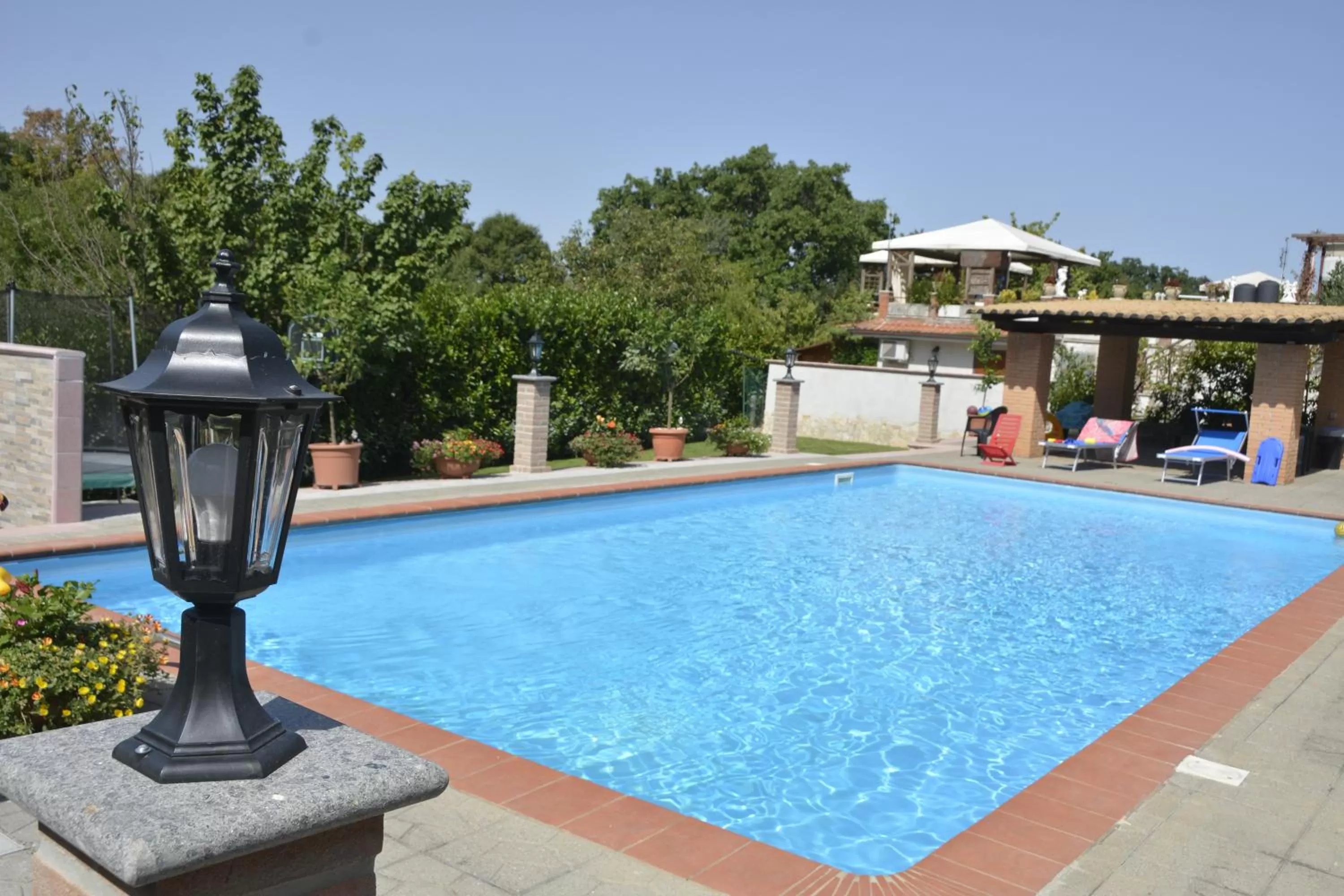 Swimming Pool in B&B Roman Country Villa